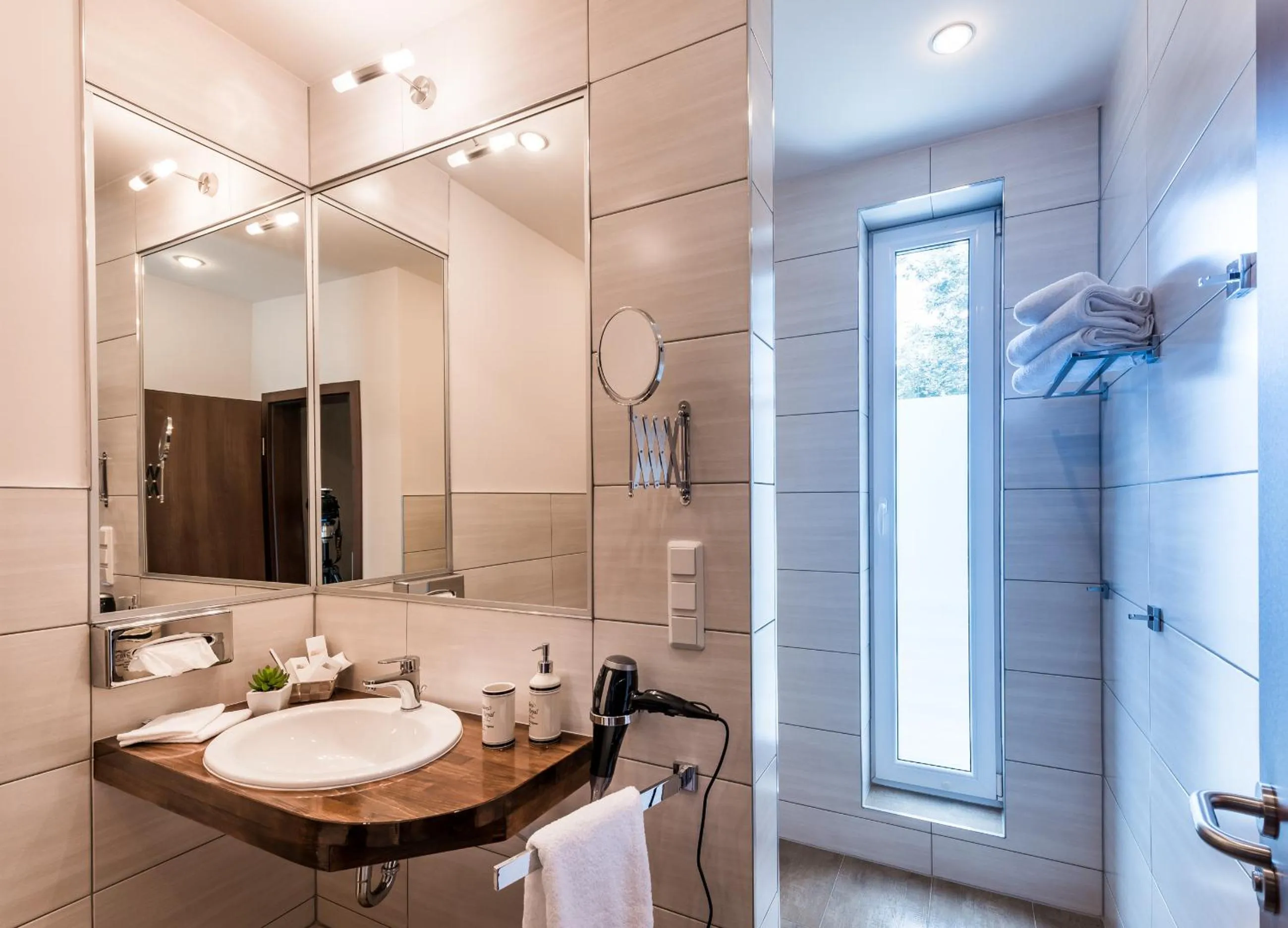 Bathroom in Hotel Allegro