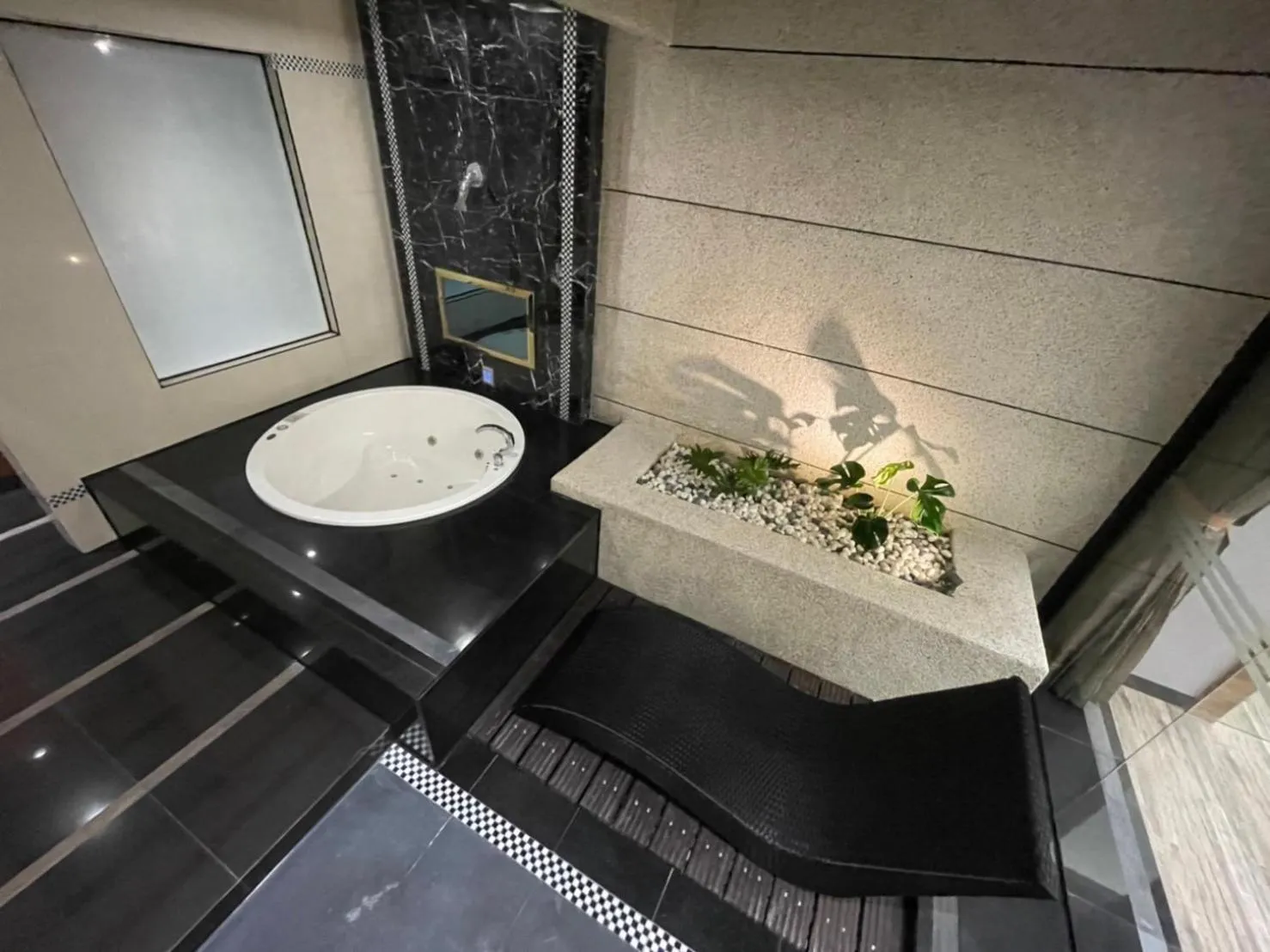 Minimalist Fashion Motel