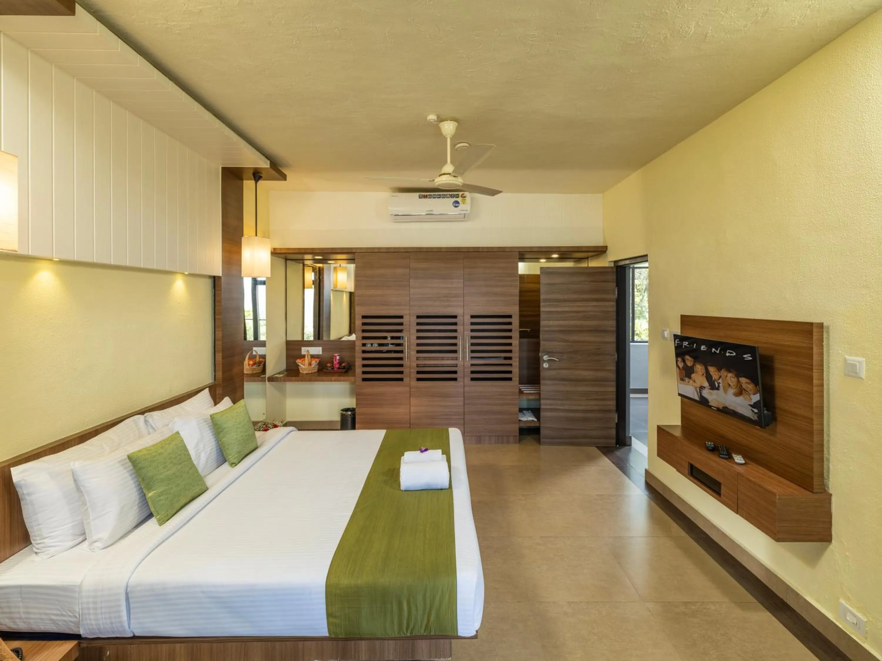 Bed in The Mountain Courtyard Thekkady