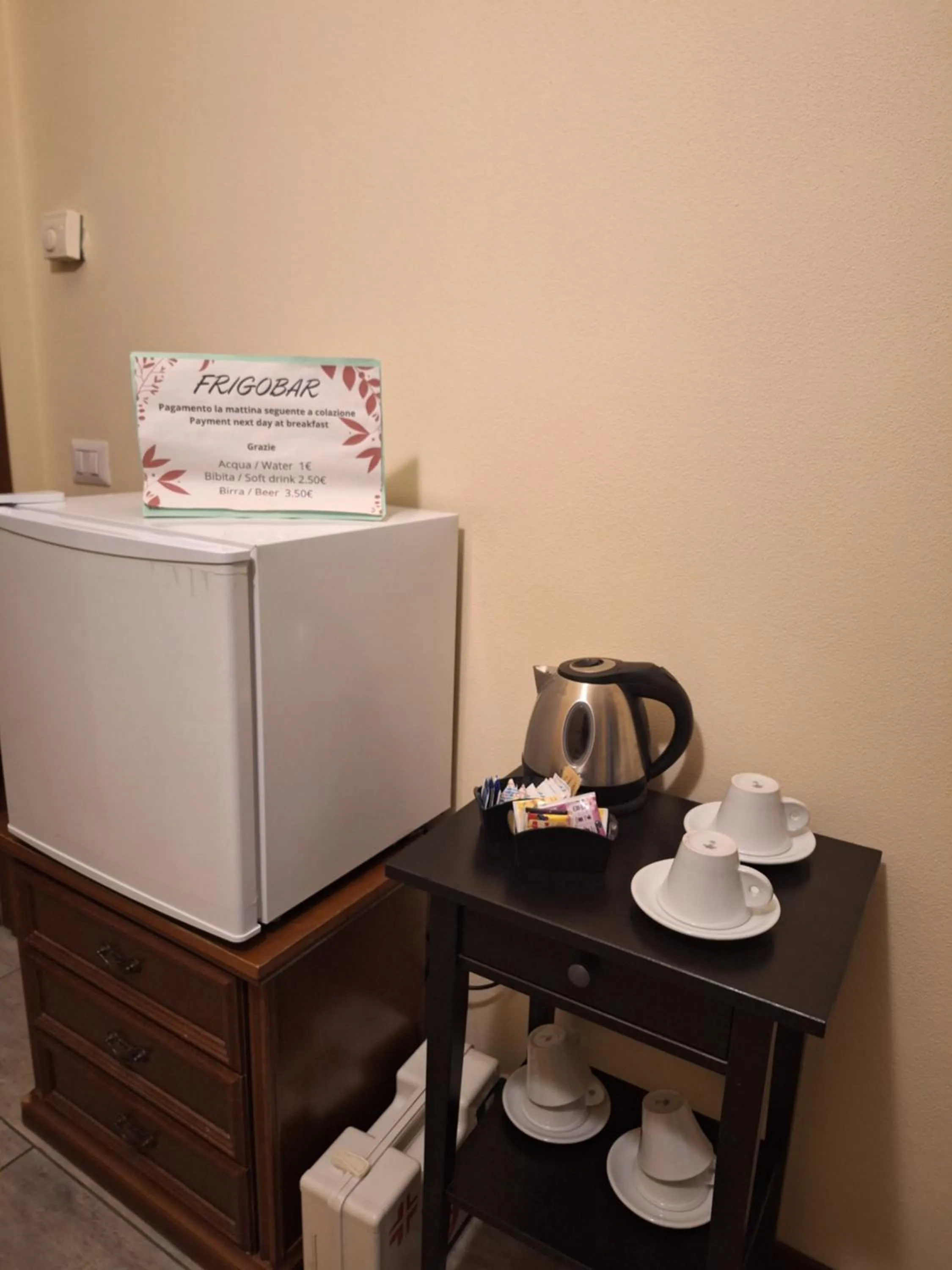 Coffee/tea facilities in Rooms & Breakfast - La Tana del Luppolo