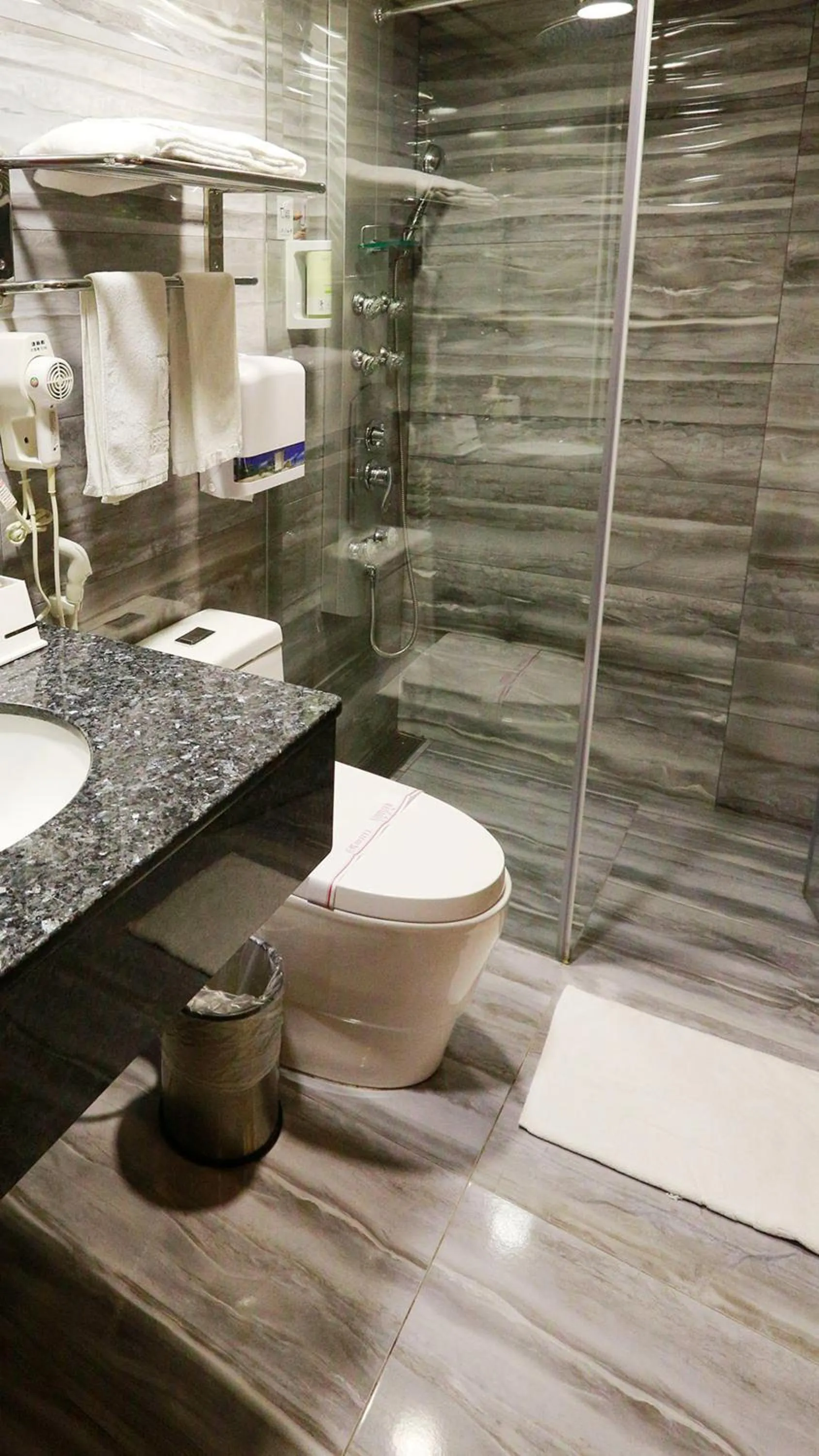 Bathroom in Wonderful Hall Hotel