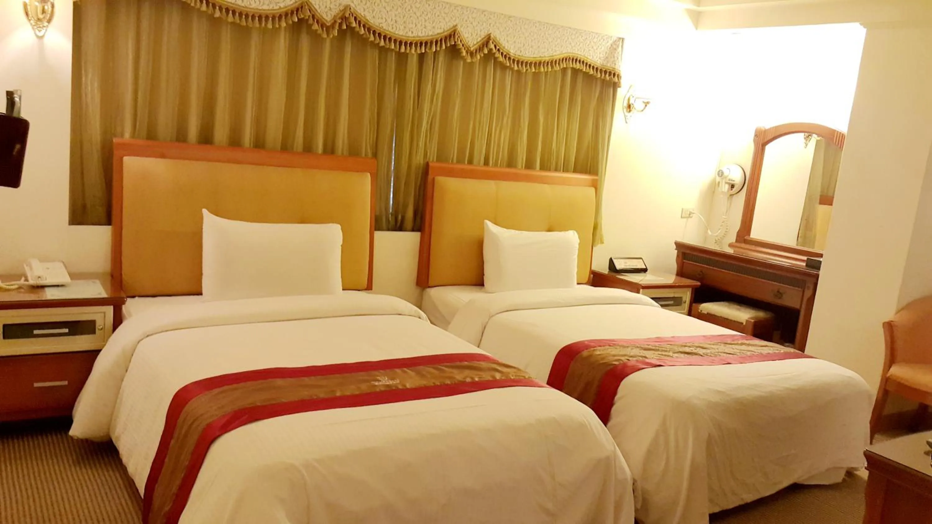 Photo of the whole room, Bed in Wonderful Hall Hotel