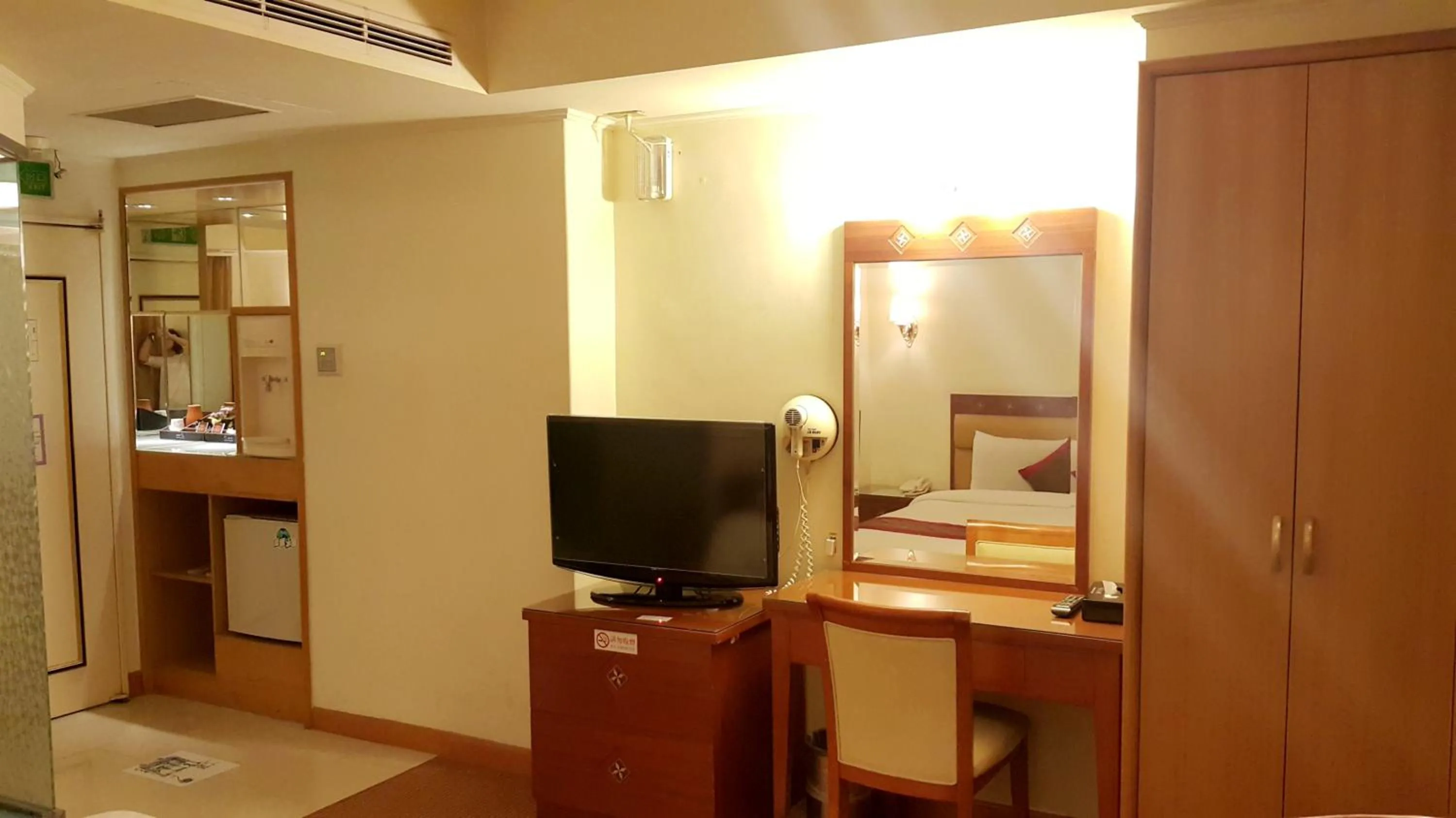 Photo of the whole room in Wonderful Hall Hotel