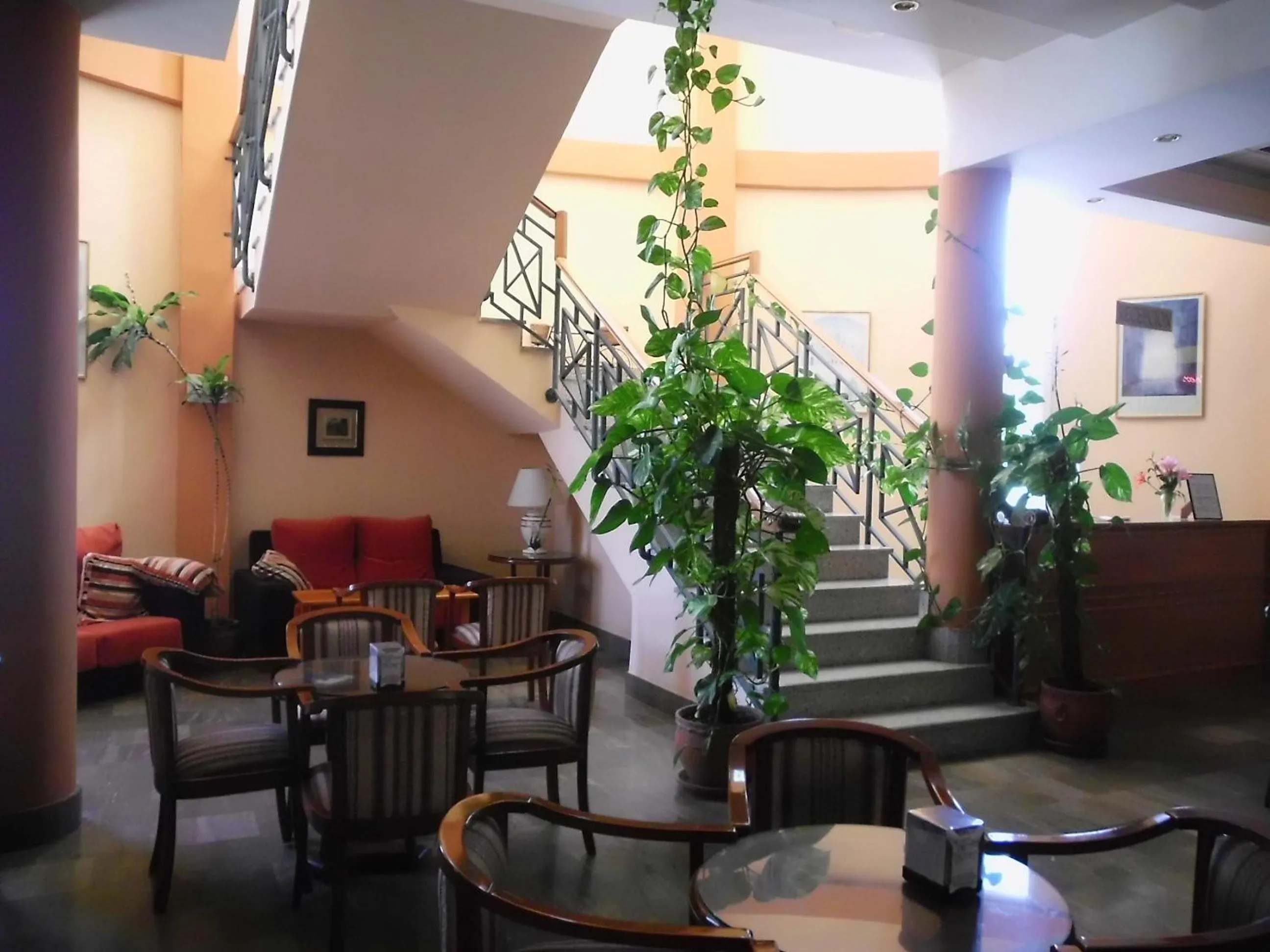 Restaurant/places to eat in Escudo de Granada