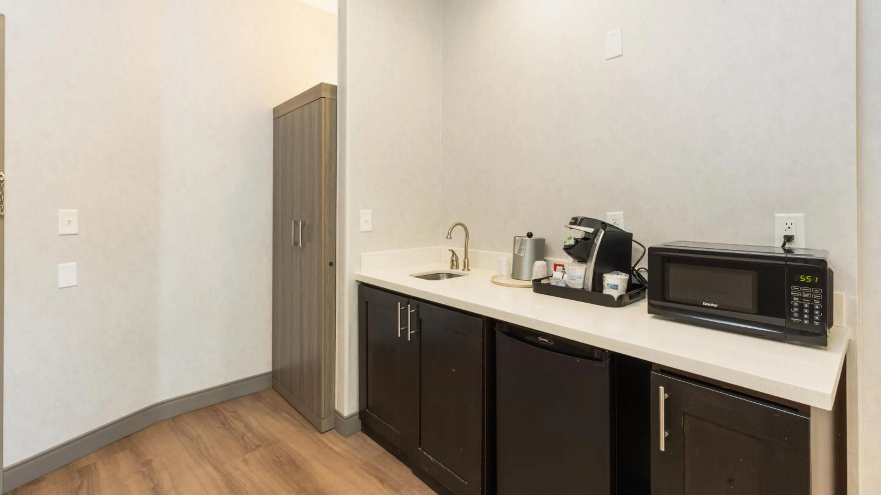 Kitchen or kitchenette in Holiday Inn Express Bellingham by IHG