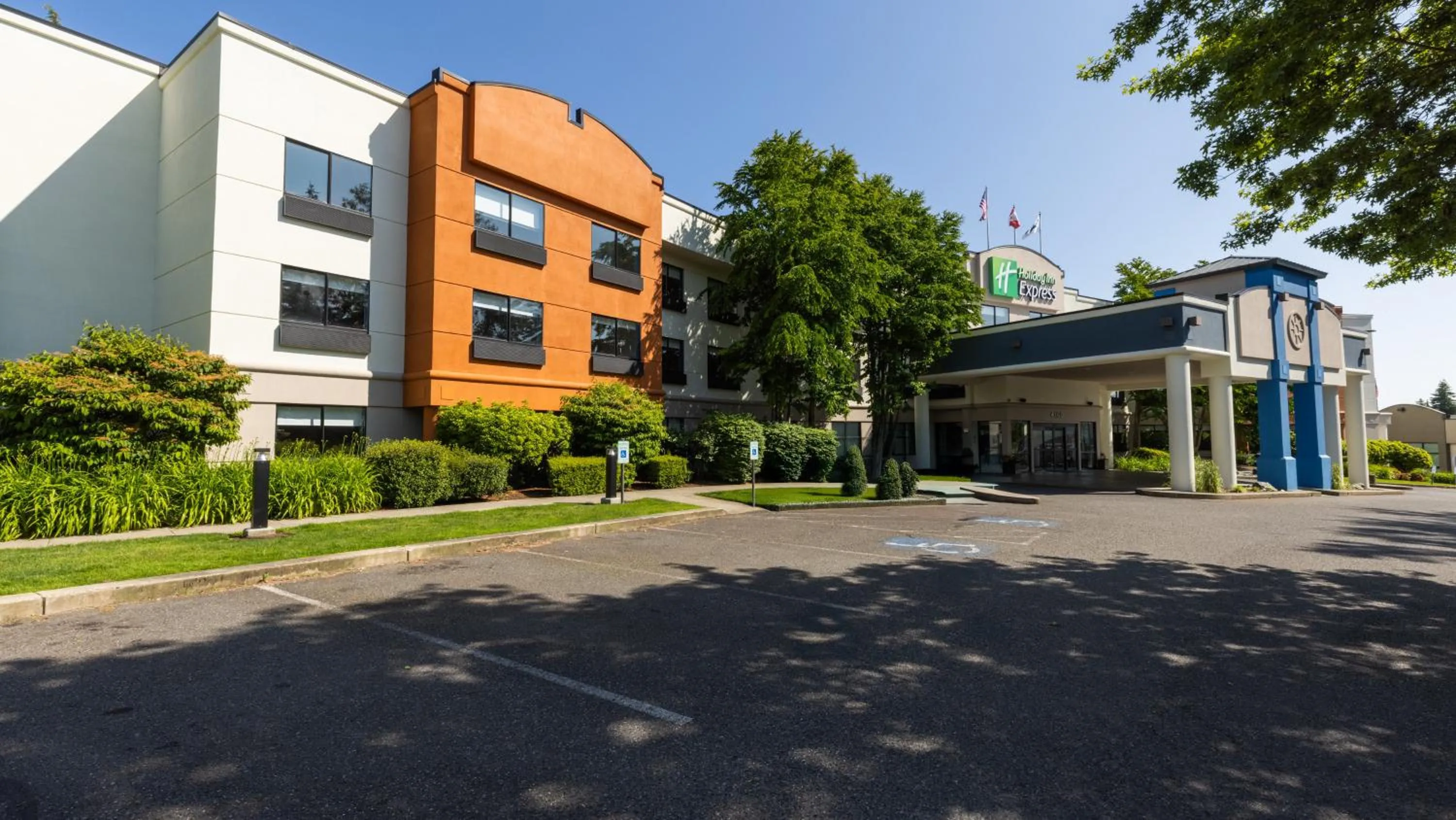 Property building in Holiday Inn Express Bellingham by IHG