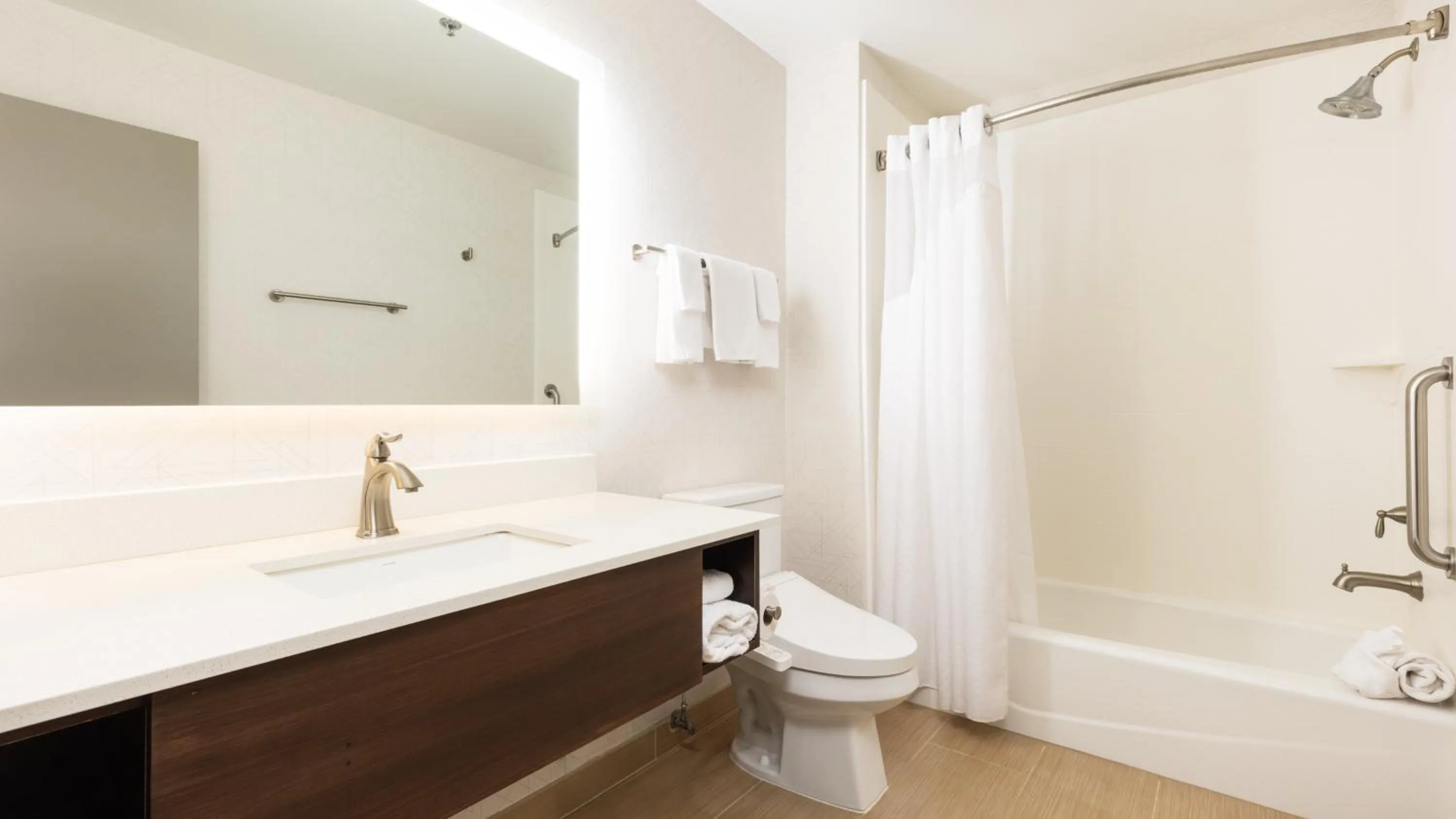 Bathroom in Holiday Inn Express Bellingham by IHG
