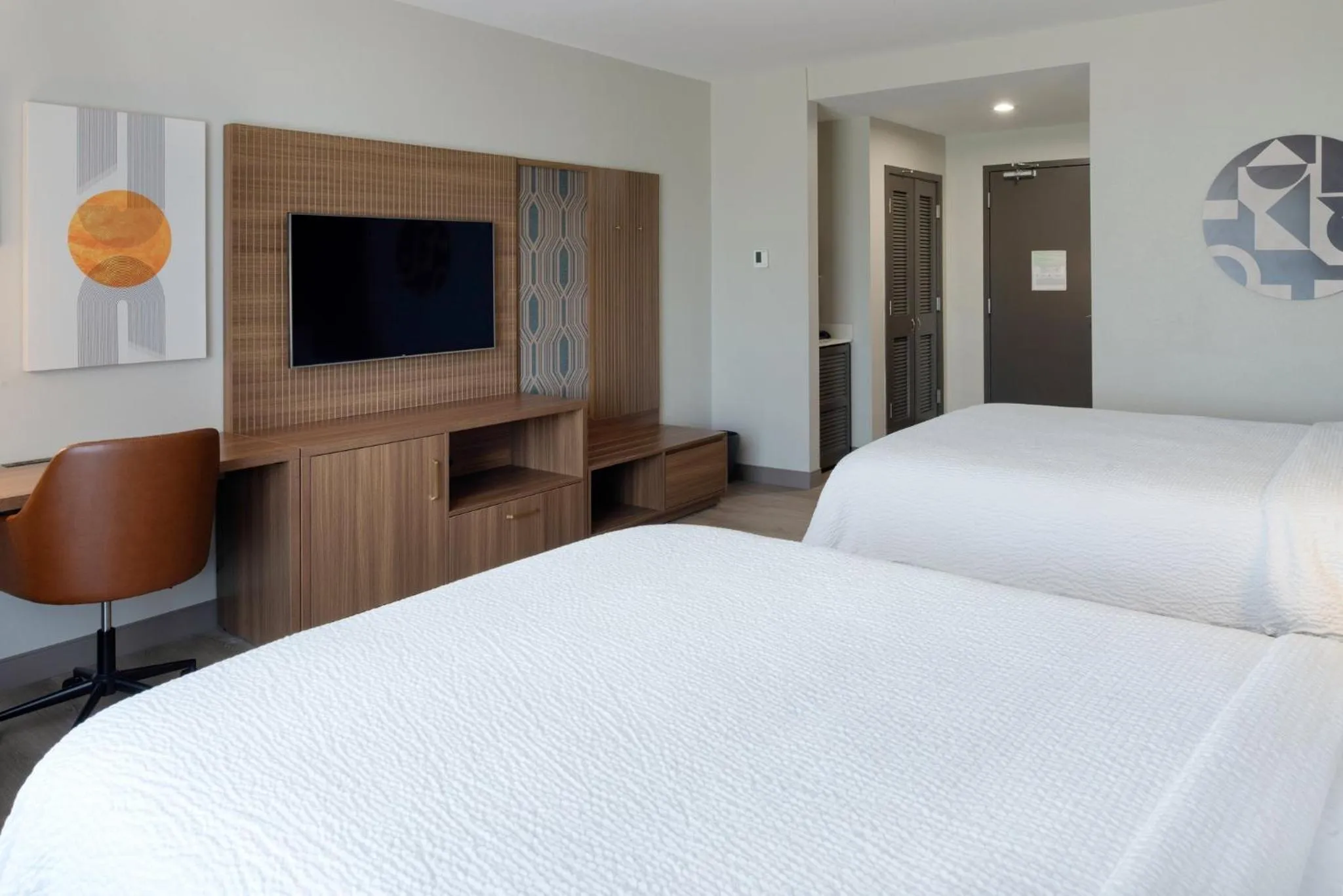 Photo of the whole room, Bed in Holiday Inn Rock Hill by IHG