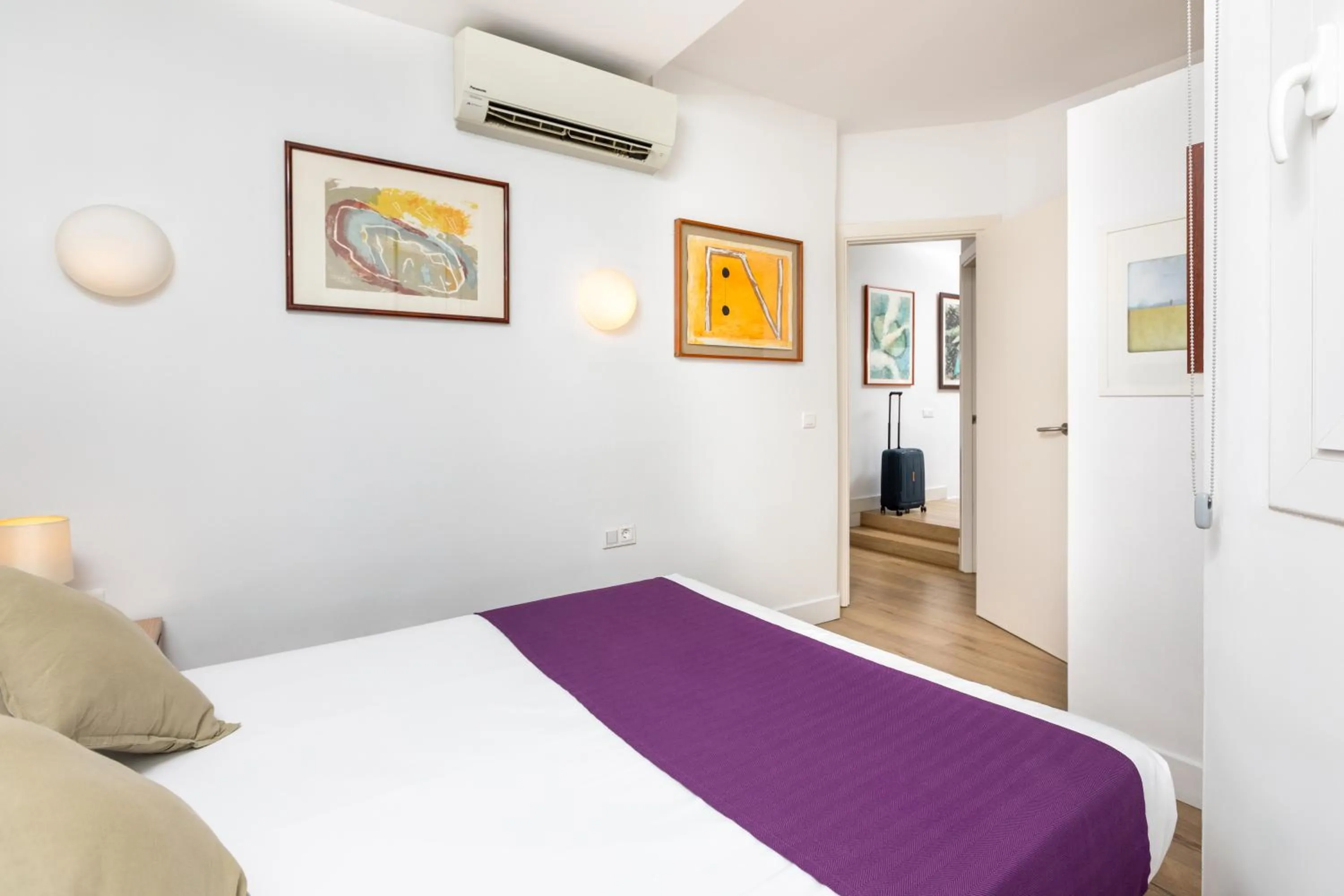 Bedroom, Bed in Mayerling Bisbe Urquinaona