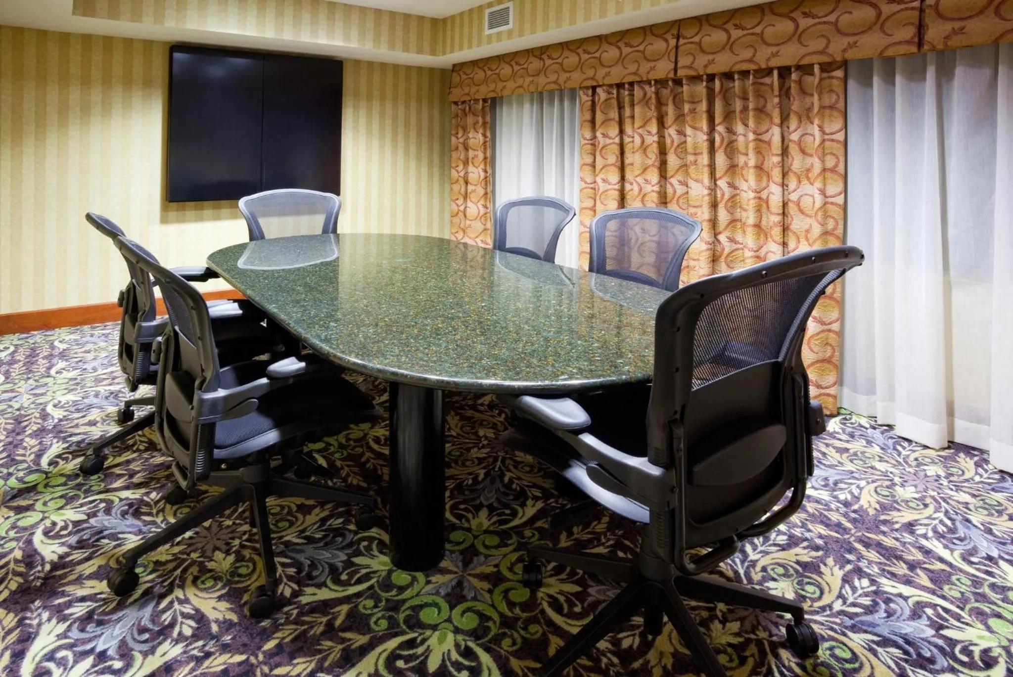 Meeting/conference room in Staybridge Suites Minneapolis-Maple Grove by IHG