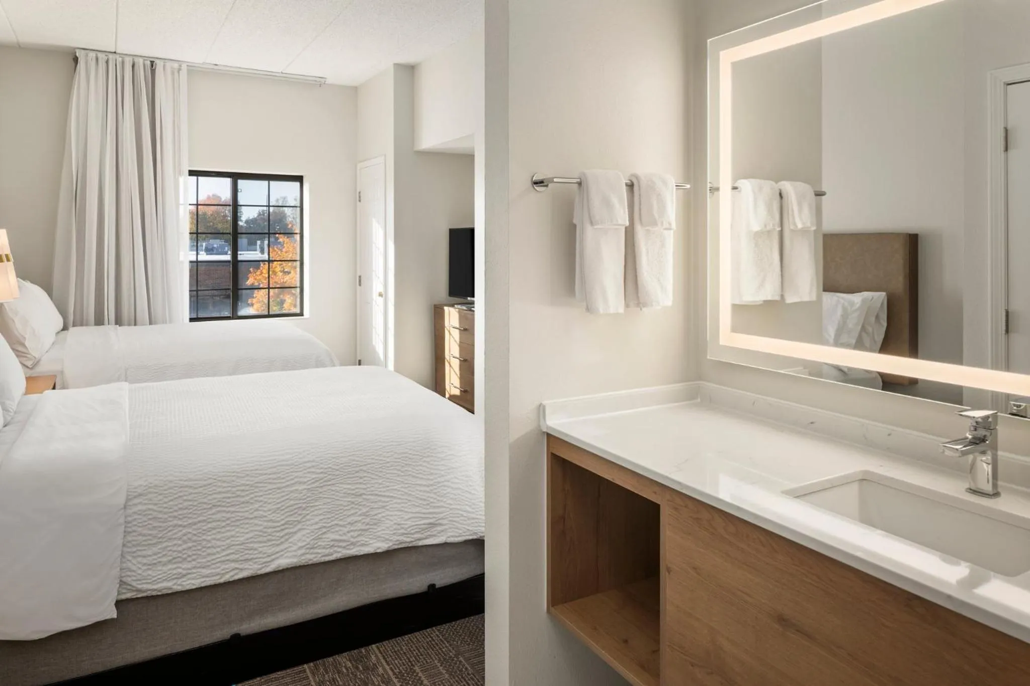 Photo of the whole room, Bed in Staybridge Suites Minneapolis-Maple Grove by IHG