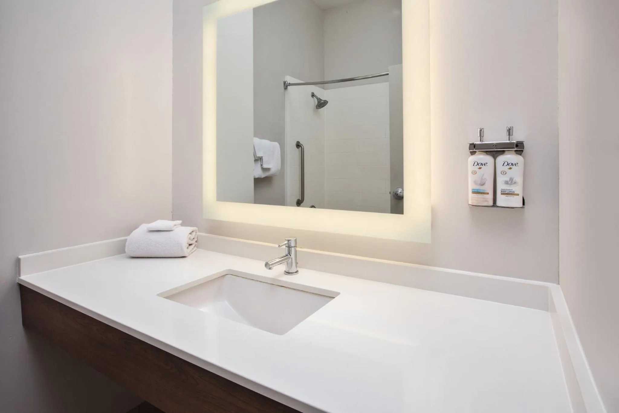 Photo of the whole room in Holiday Inn Express Hotel & Suites Athens by IHG