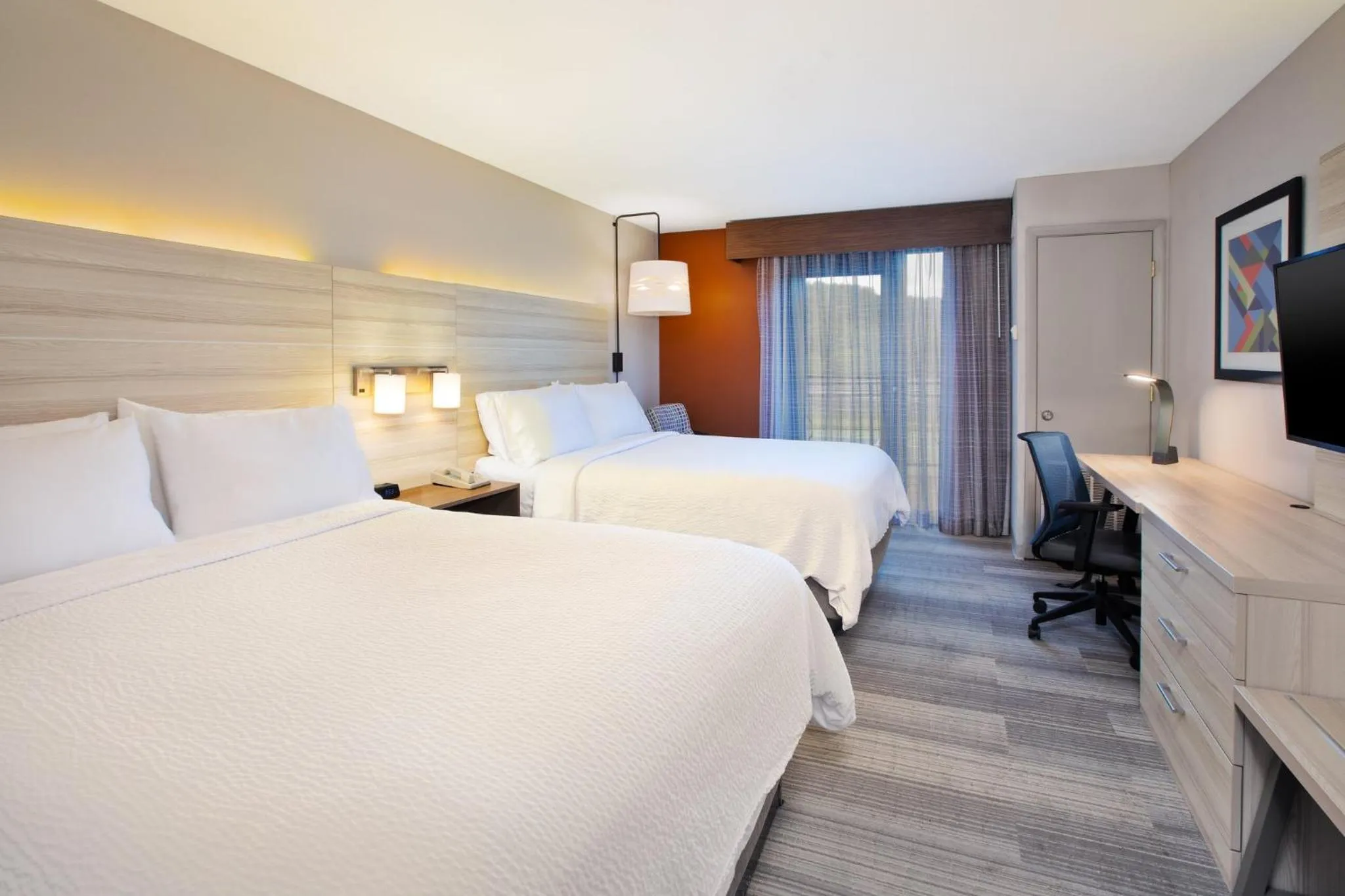 Photo of the whole room, Bed in Holiday Inn Express Hotel & Suites Athens by IHG