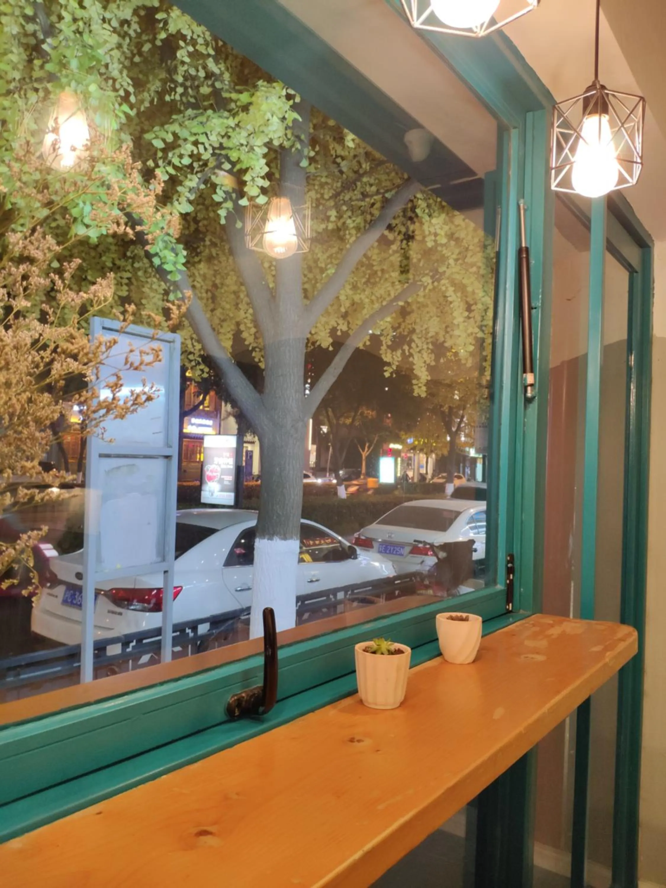 Communal lounge/ TV room in Suzhou Blue Gate Youth Hostel