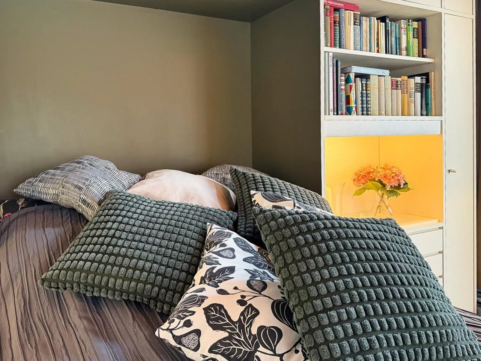 Living room, Bed in Eichenwald-Studio