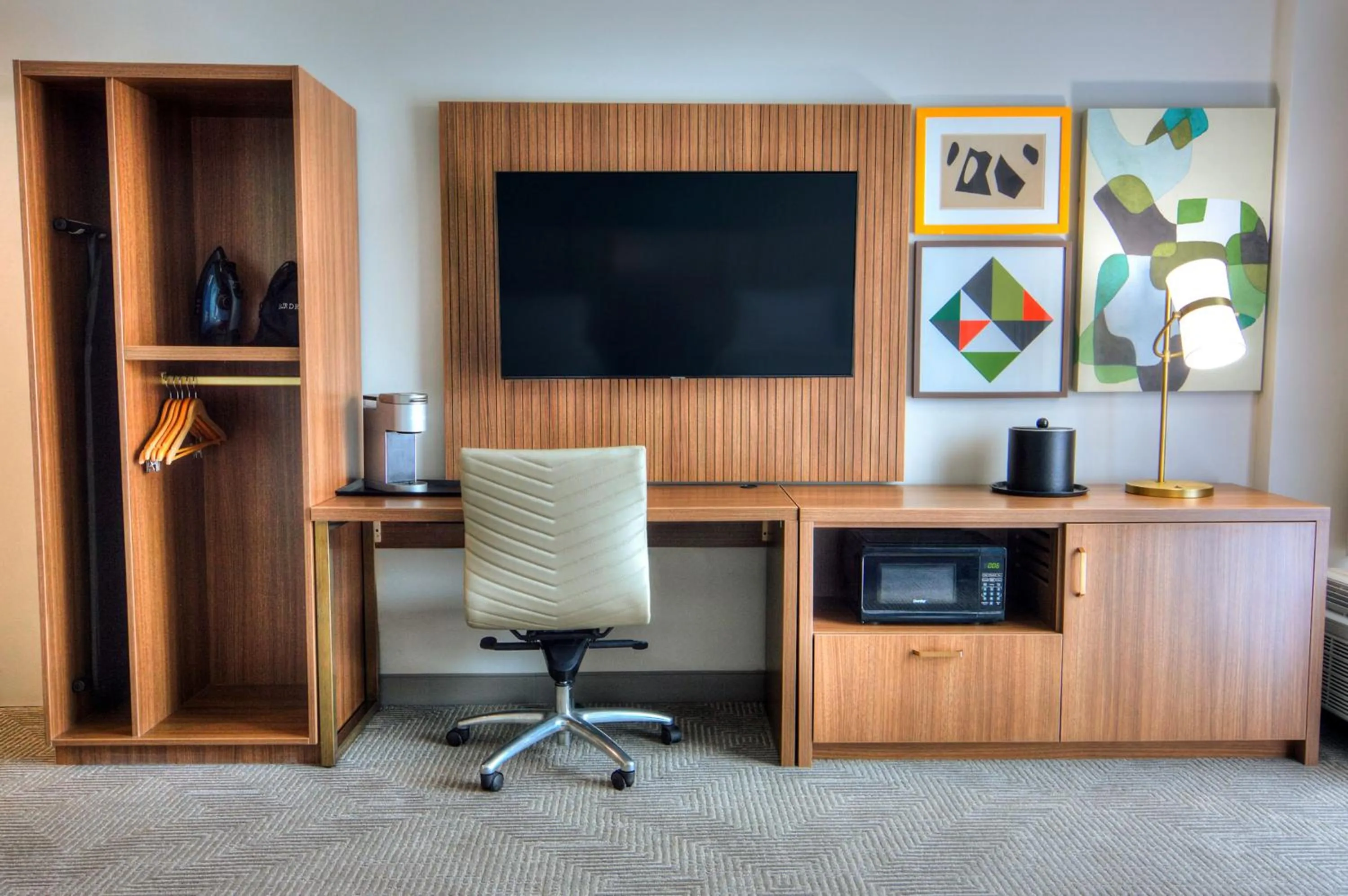 Bedroom in Holiday Inn Gainesville-University Center by IHG