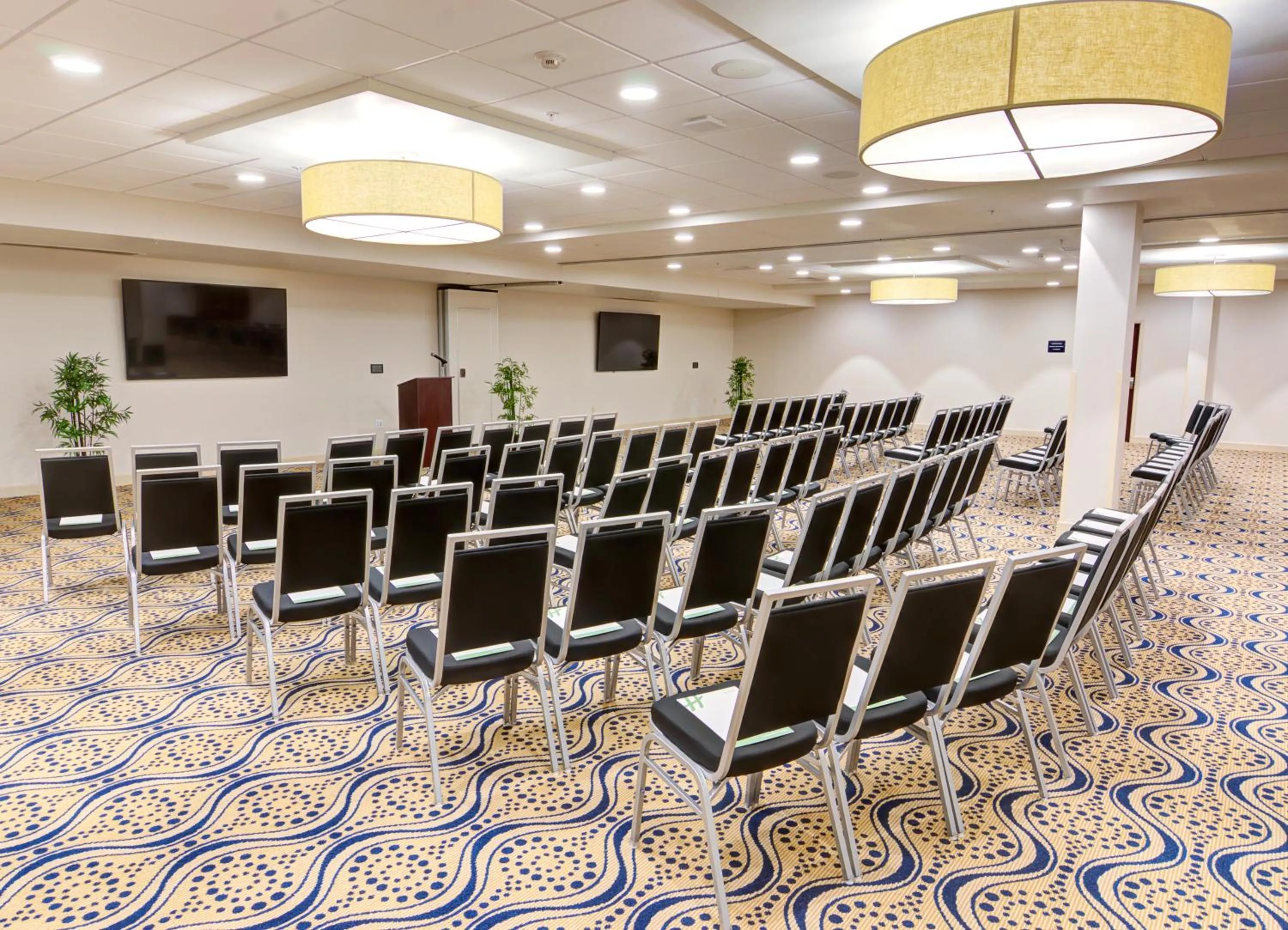 Meeting/conference room in Holiday Inn Gainesville-University Center by IHG