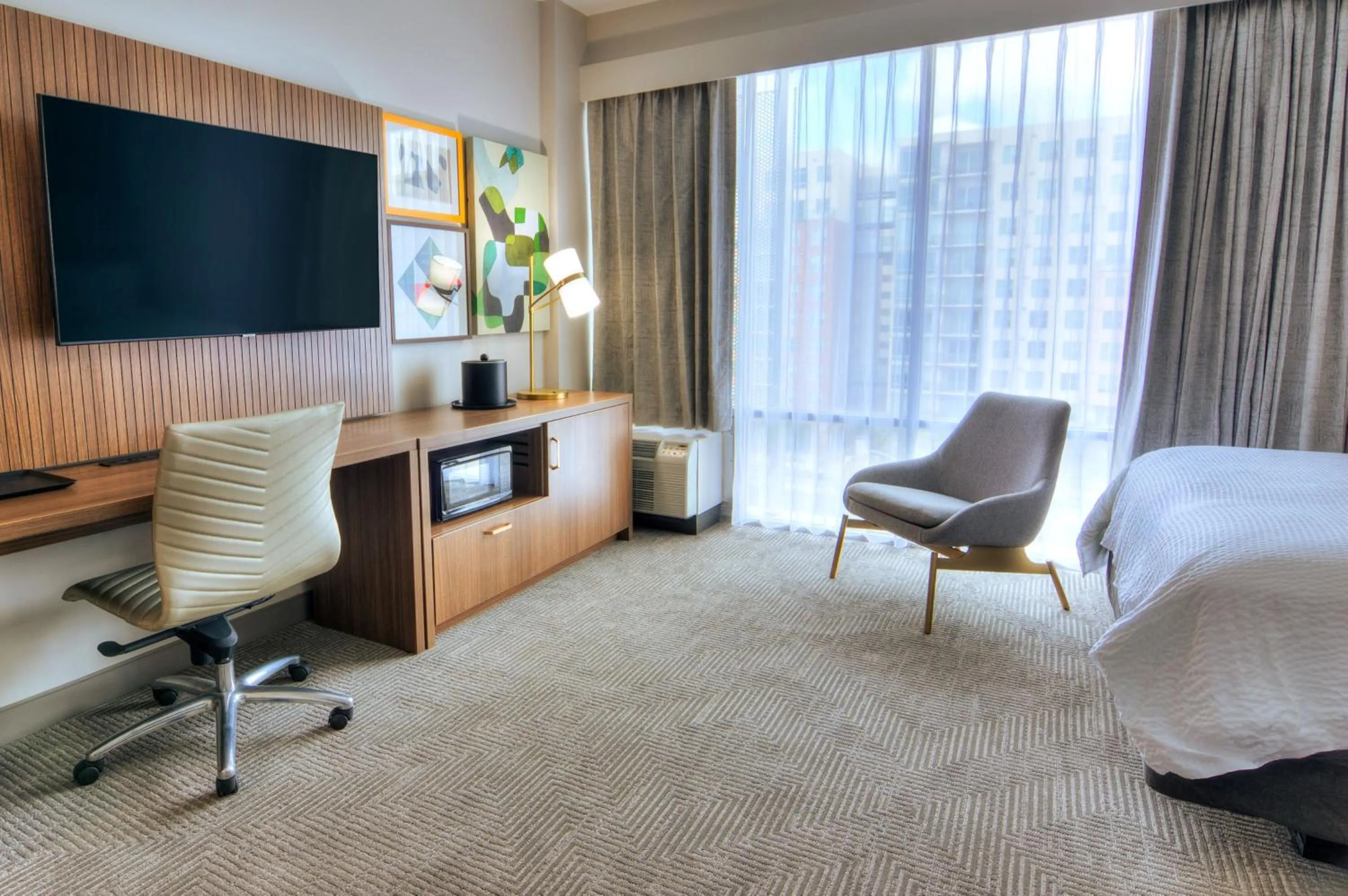 Bedroom, Bed in Holiday Inn Gainesville-University Center by IHG