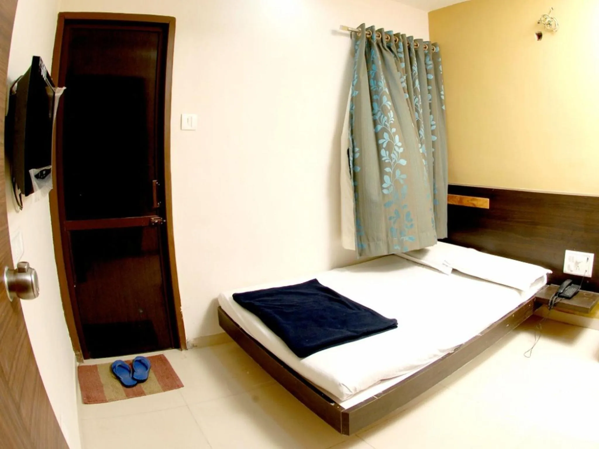 Bed in Hotel Rahi Inn