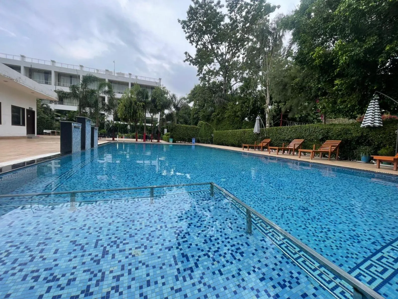 Pool view in Winsome Resort & Spa Corbett