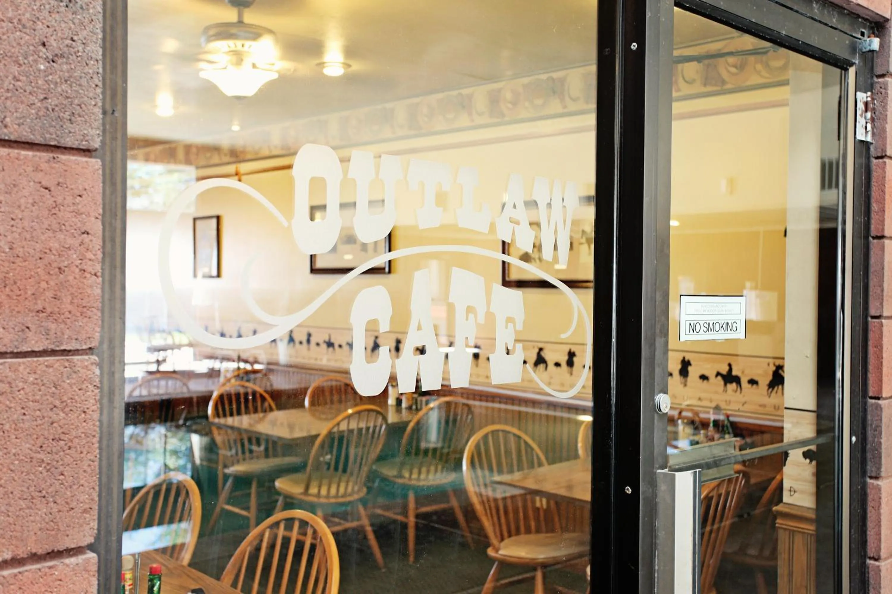 Restaurant/places to eat in National 9 Inn Wellington