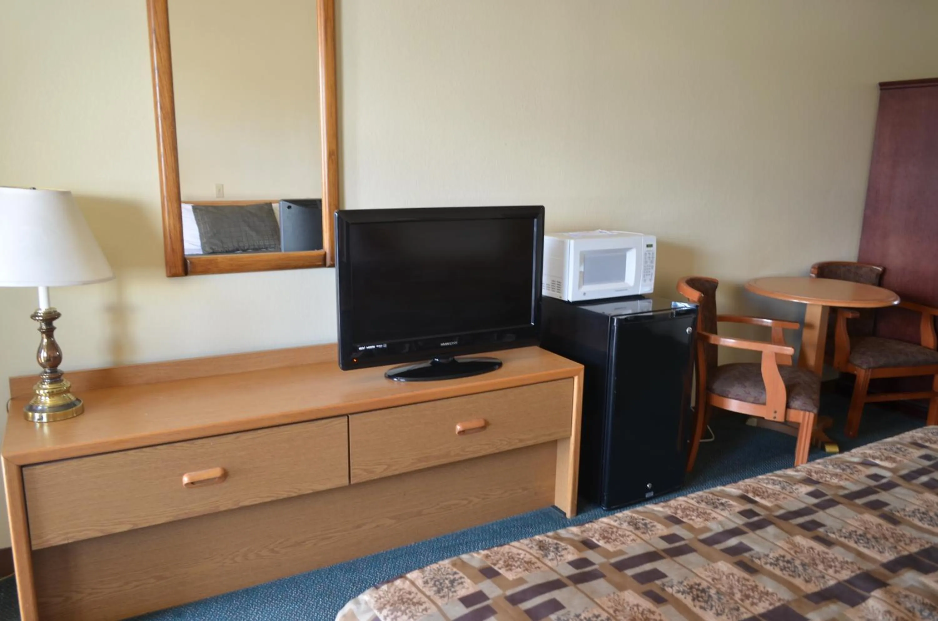 TV and multimedia, Bed in National 9 Inn Wellington
