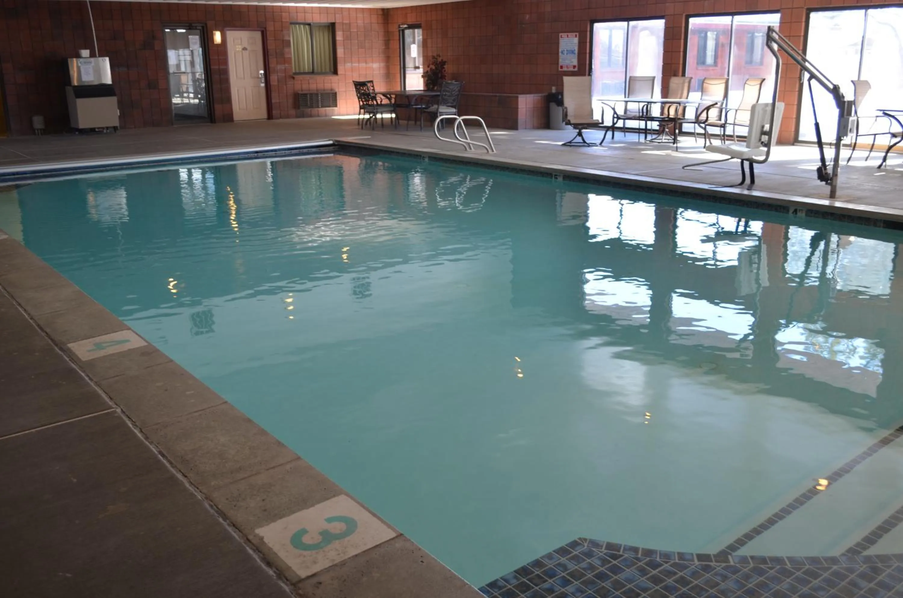 Patio in National 9 Inn Wellington