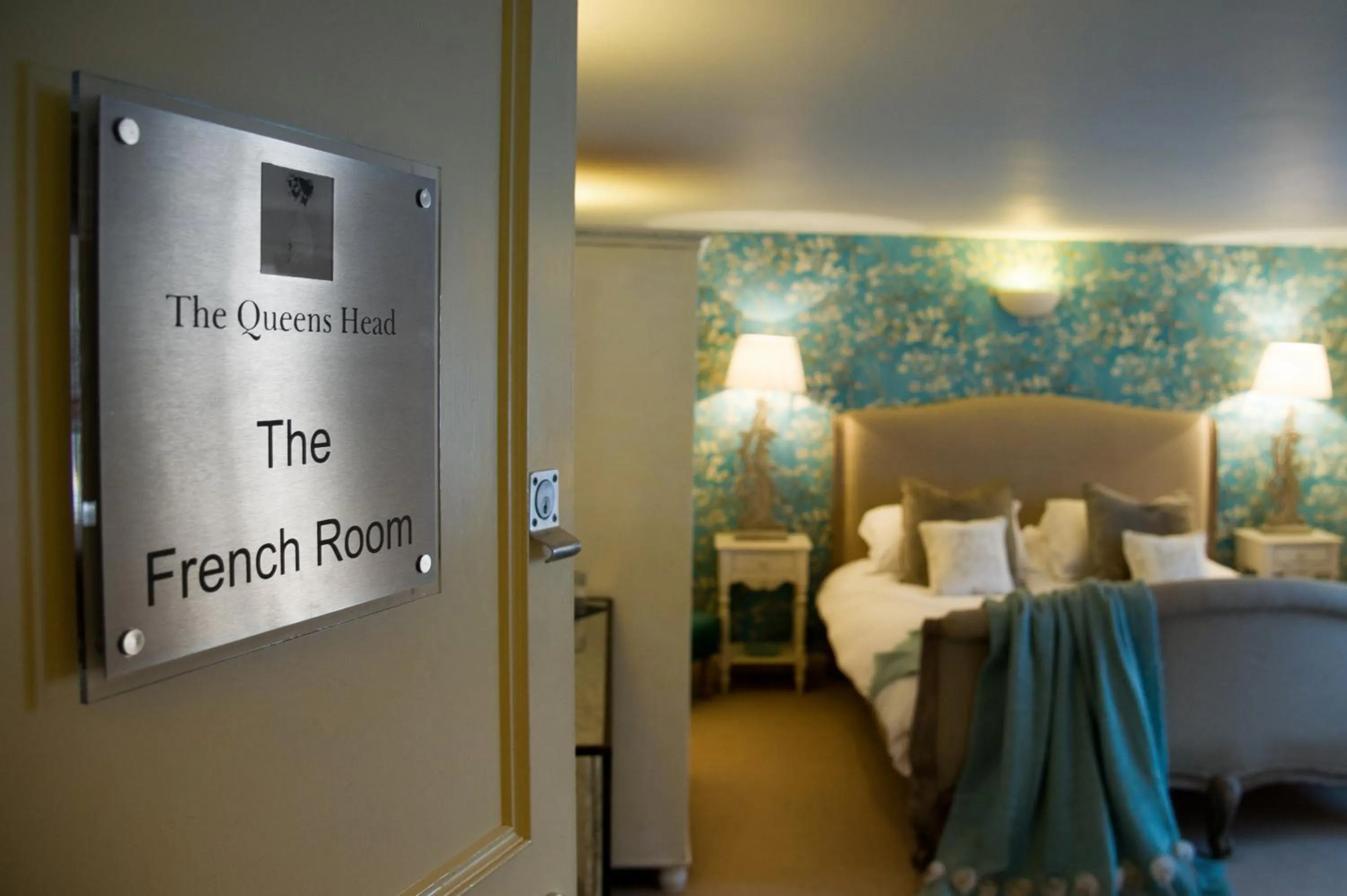 Bedroom, Bed in The Queens Head