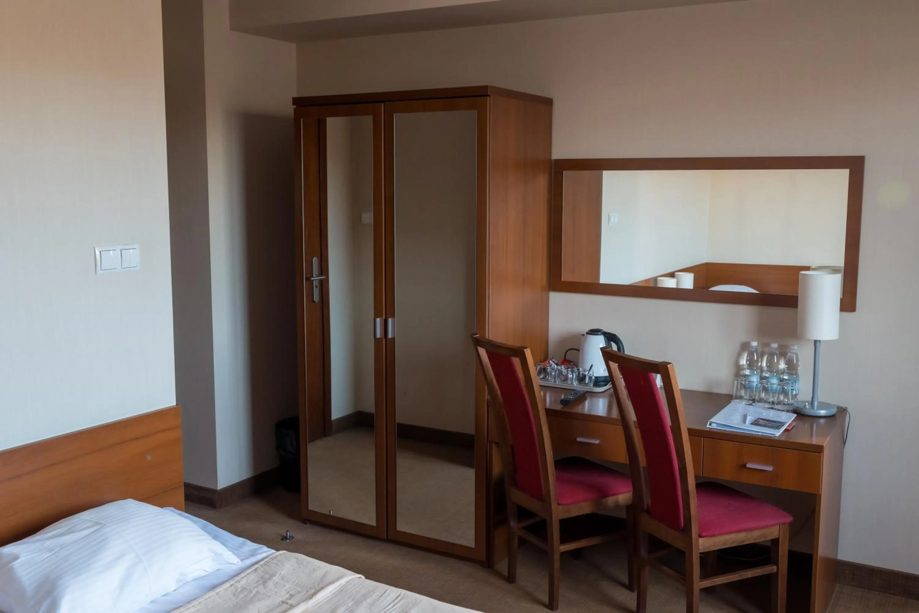 hair dresser, Bed in Hotel Dal Kielce