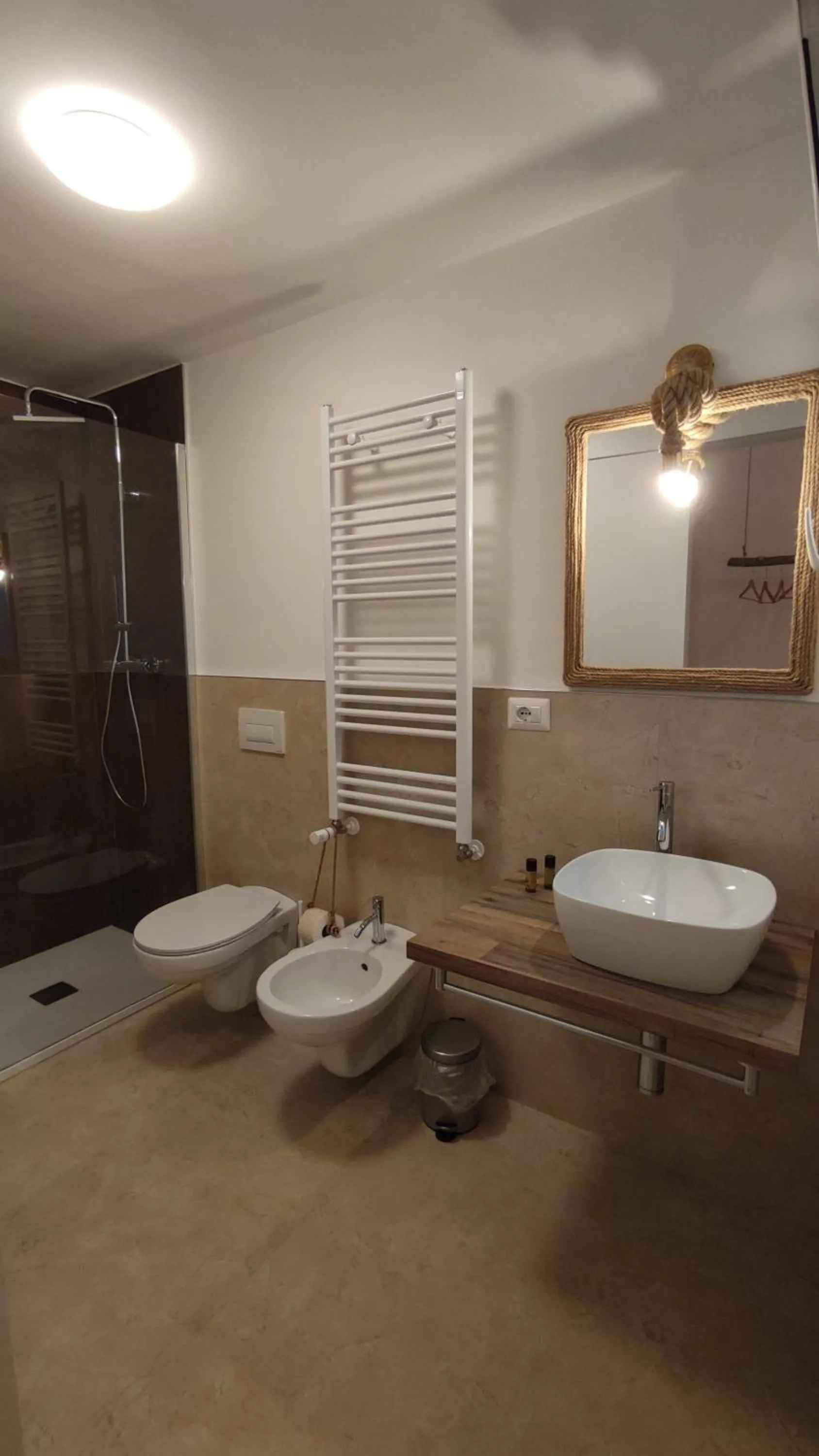 Shower in Il Re degli Scalzi