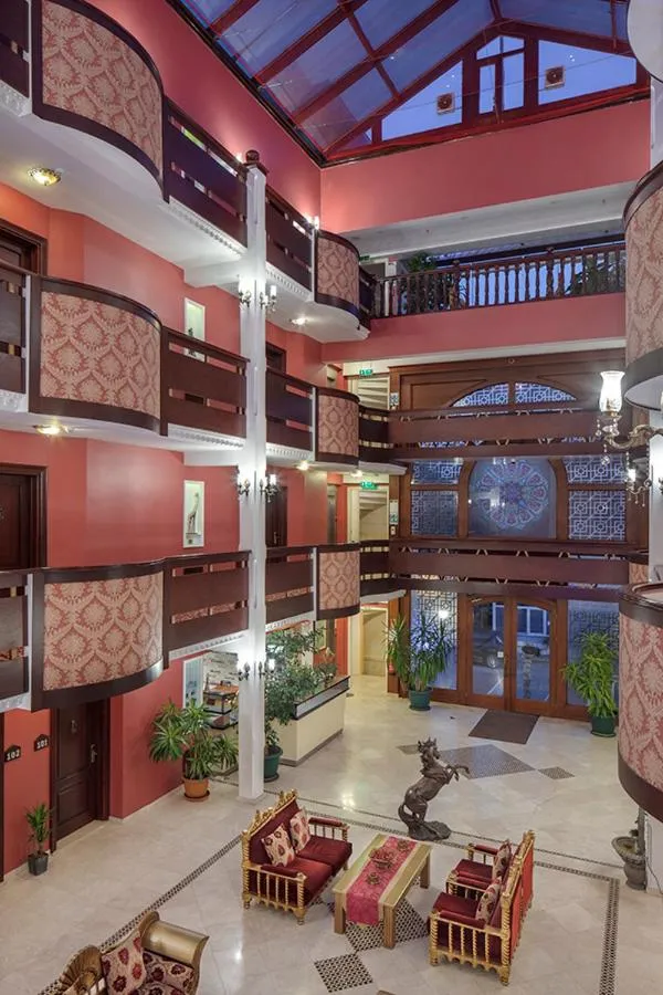 Lobby or reception in Chatto Hotel