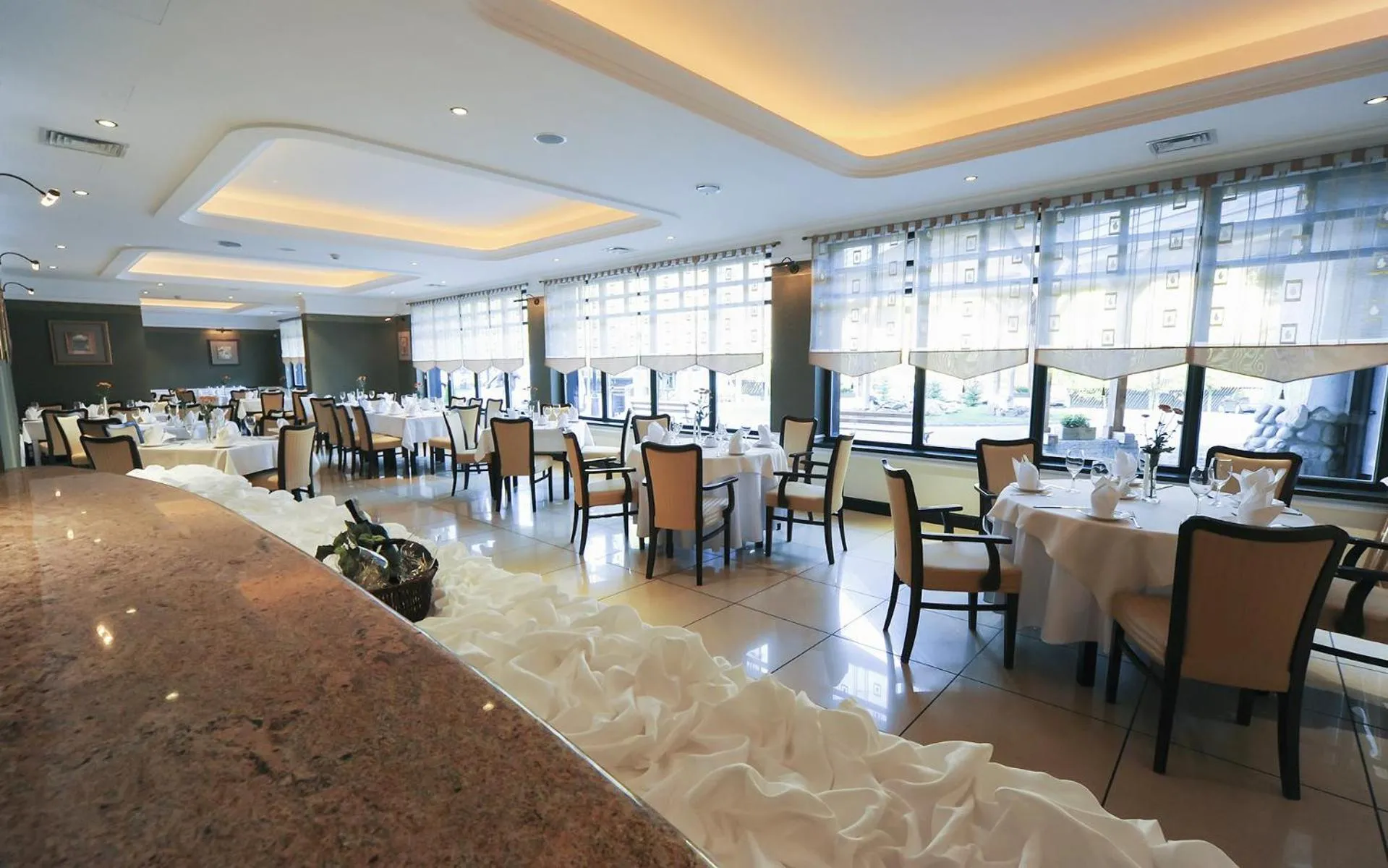 Restaurant/places to eat in Warmia Park
