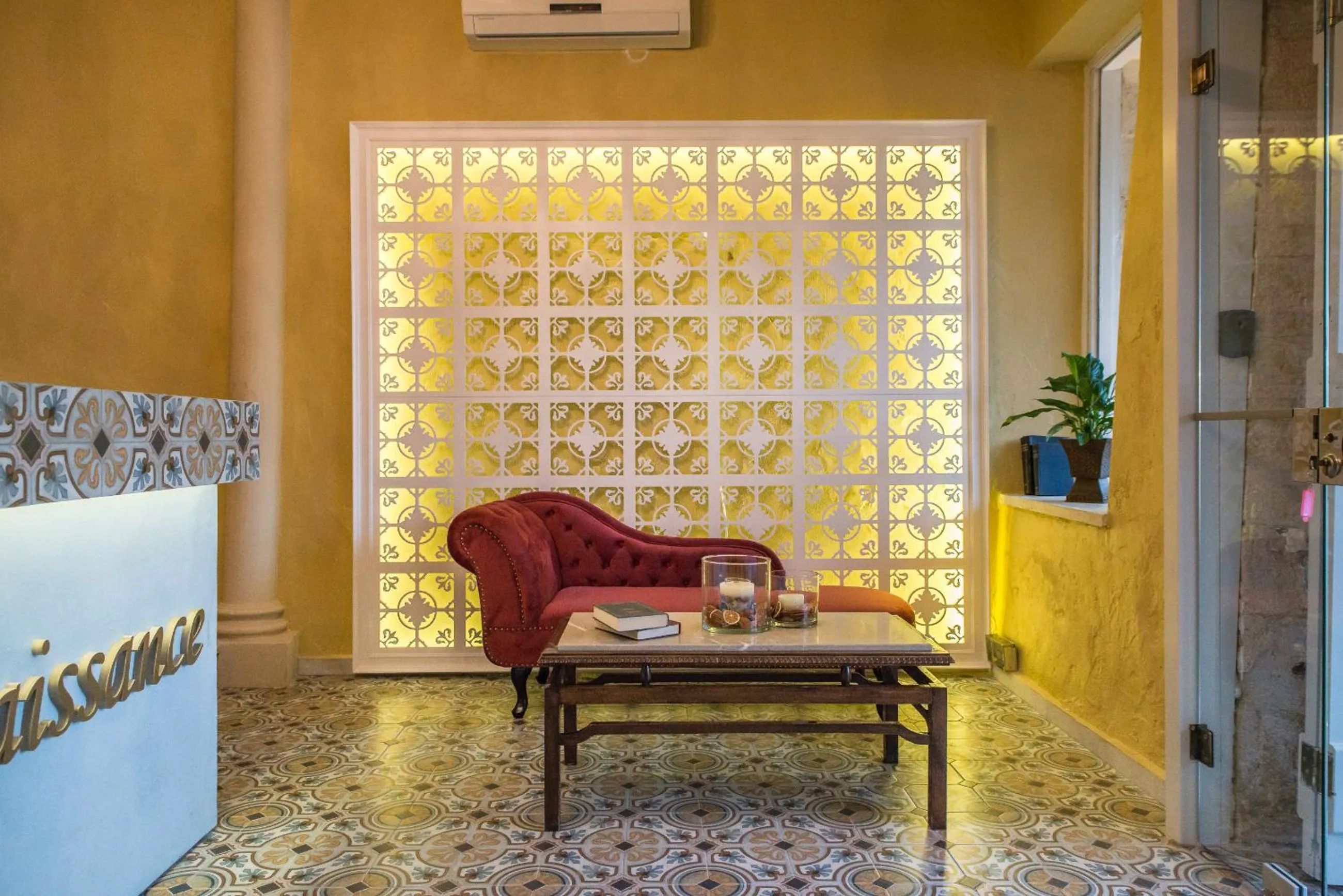 Lobby or reception in Cretan Renaissance