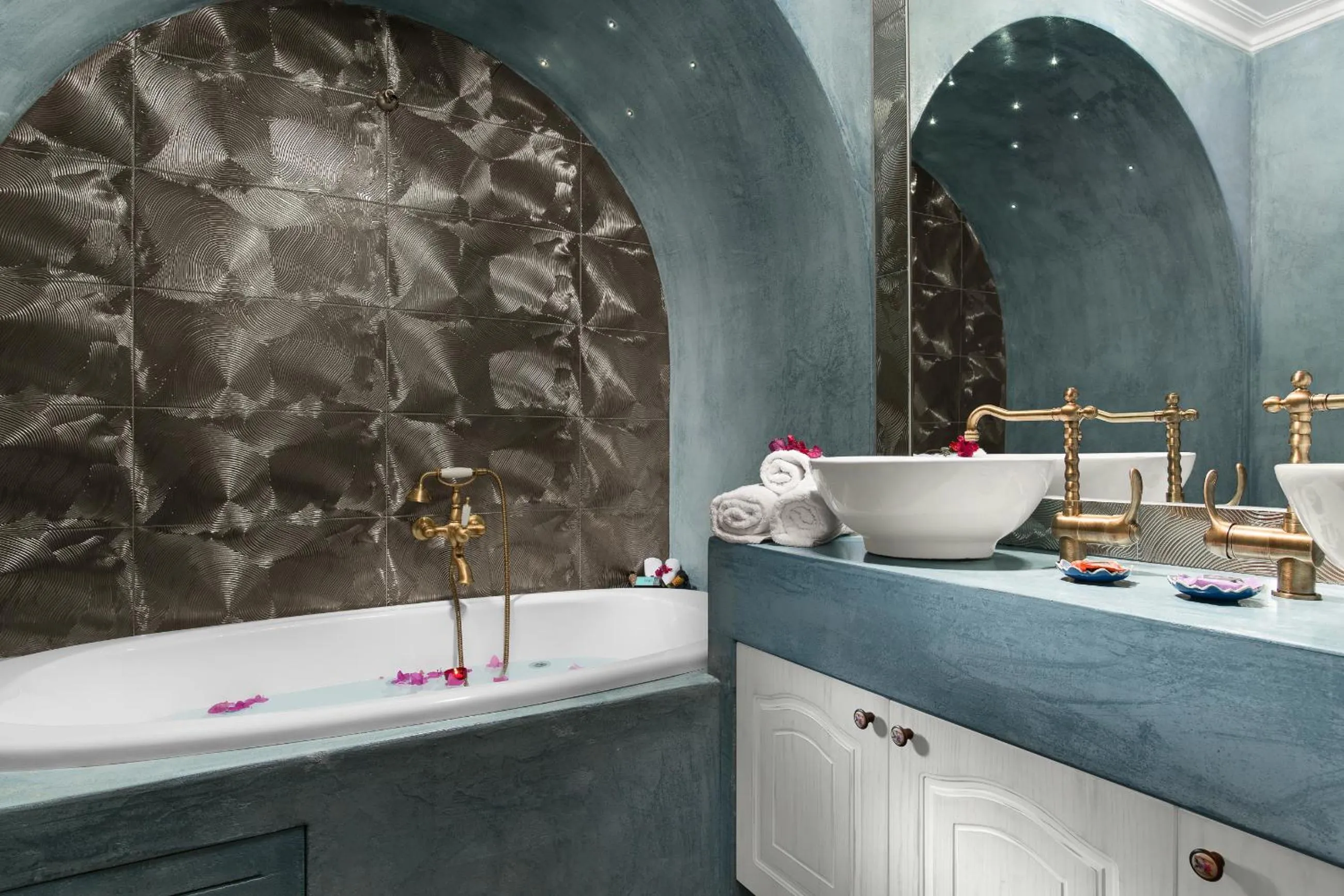 Bathroom in Cretan Renaissance