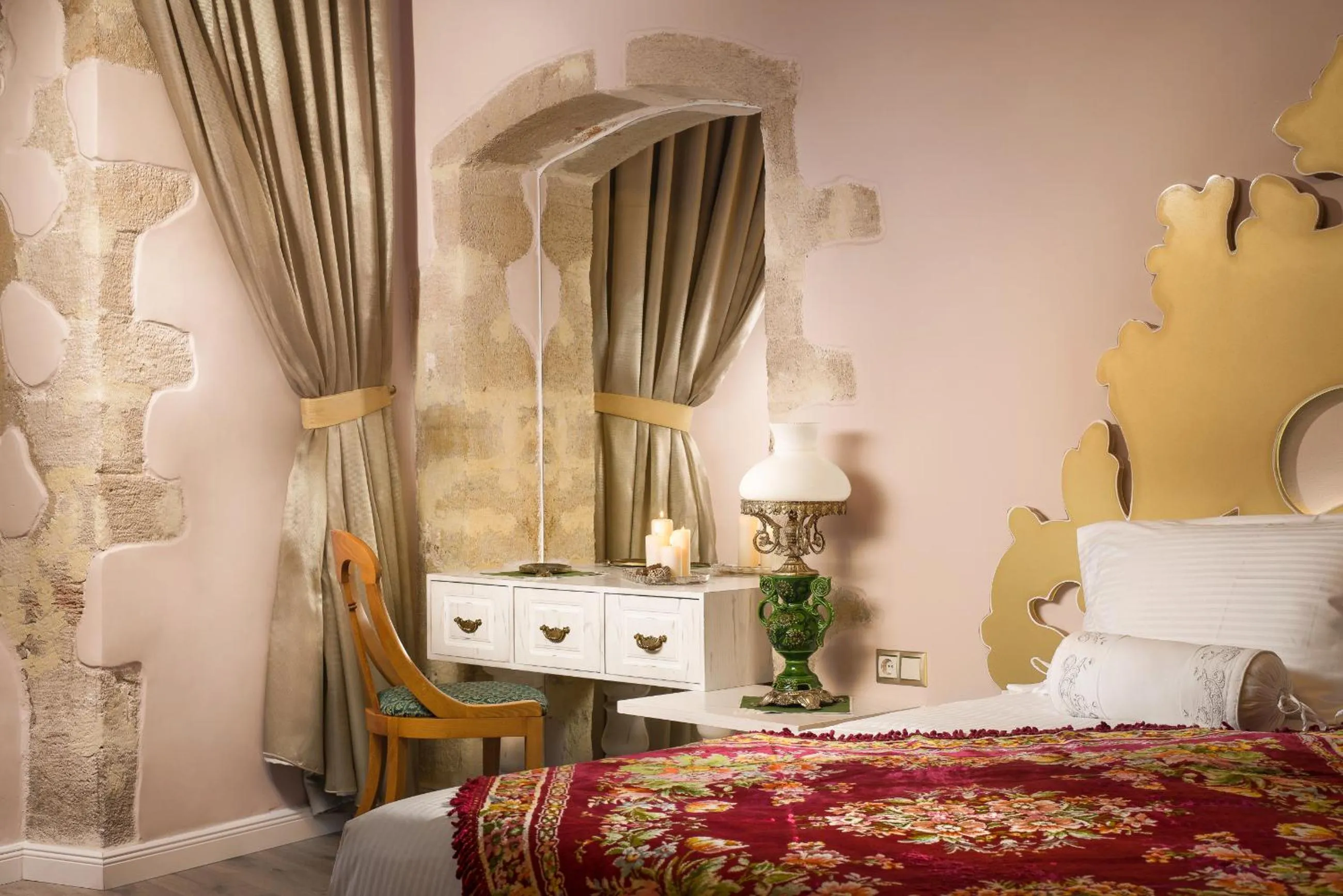 Bed in Cretan Renaissance