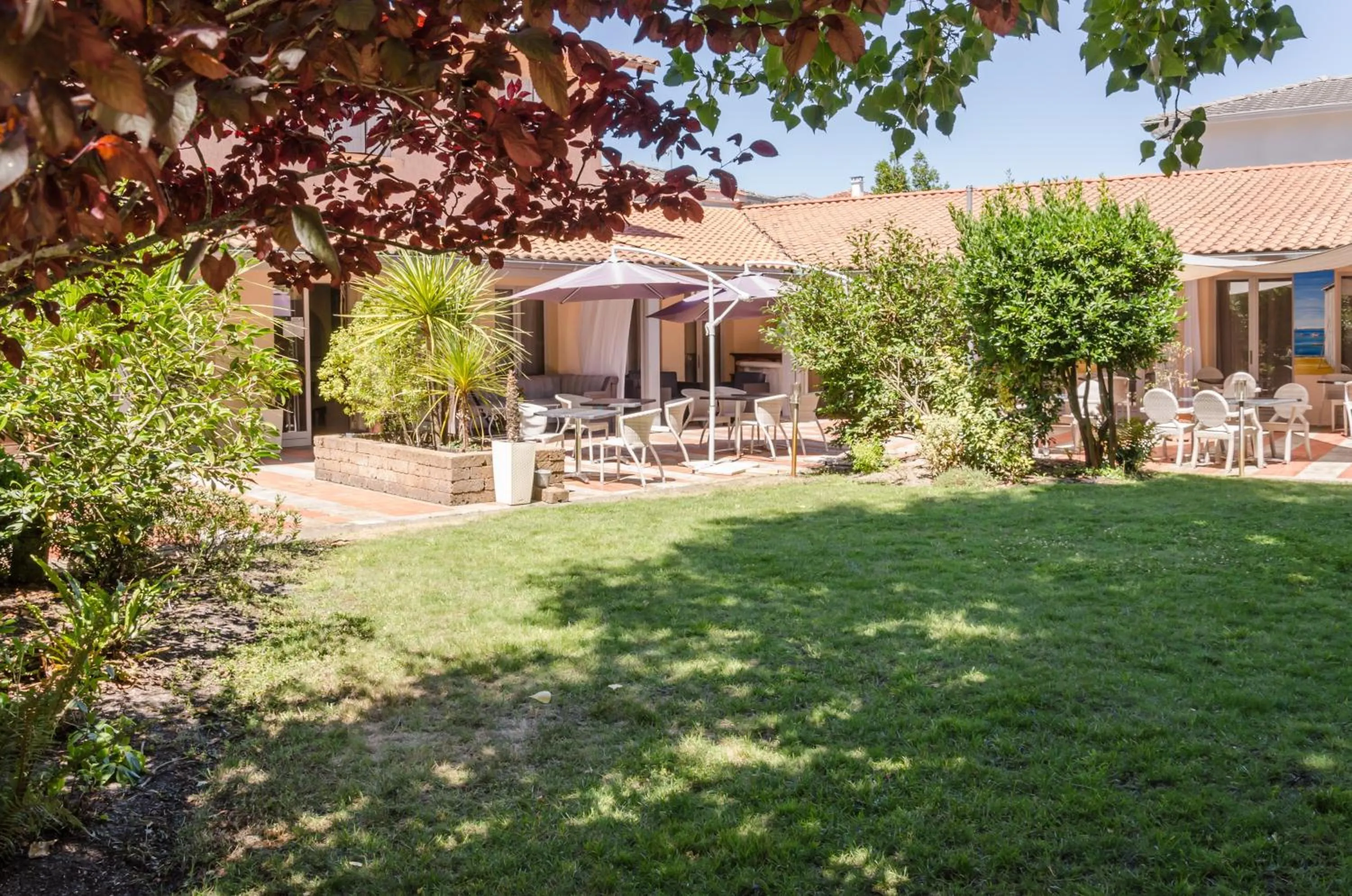 Property building in LOGIS HOTELS - Hôtel et Restaurant L'Océana