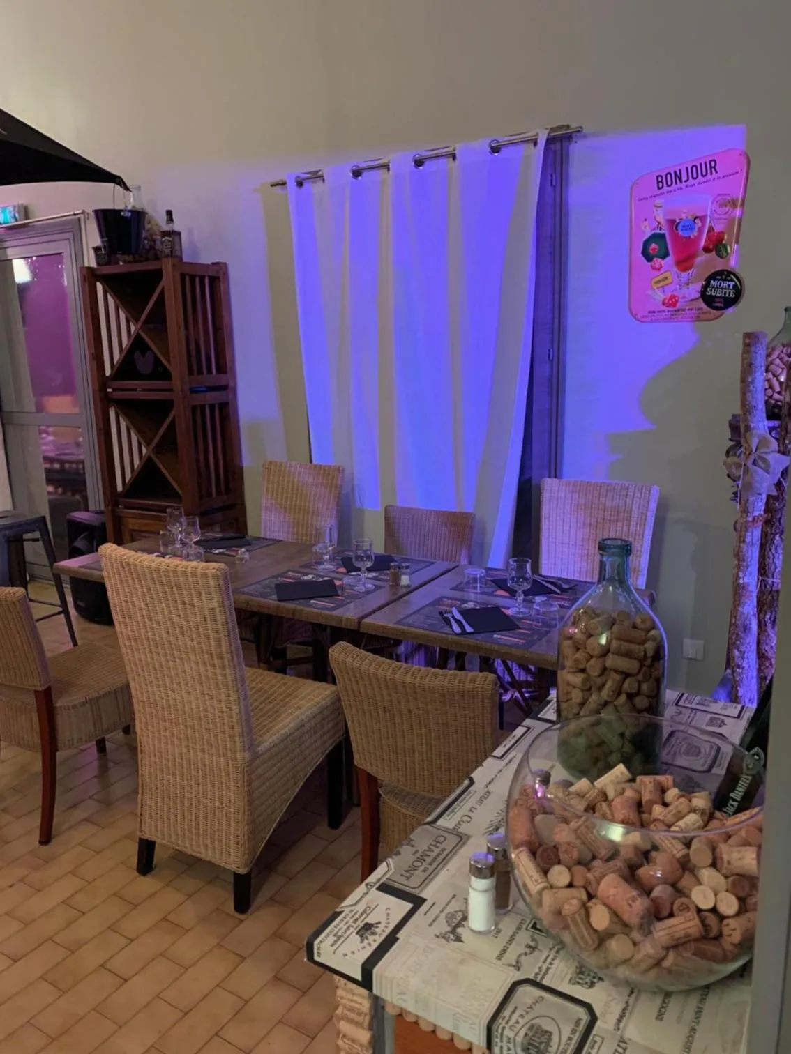 Restaurant/places to eat in LOGIS HOTELS - Hôtel et Restaurant L'Océana