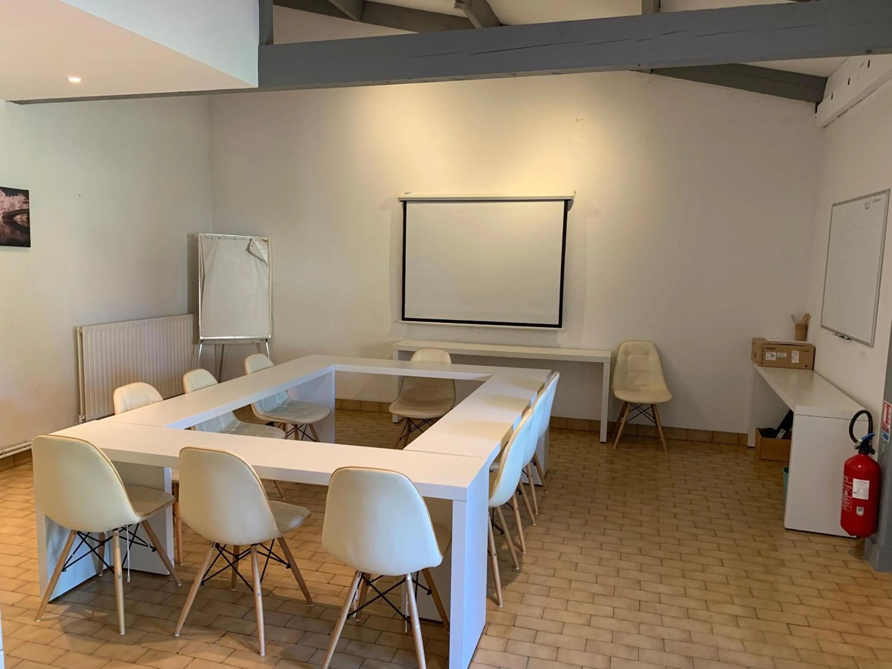 Meeting/conference room in LOGIS HOTELS - Hôtel et Restaurant L'Océana