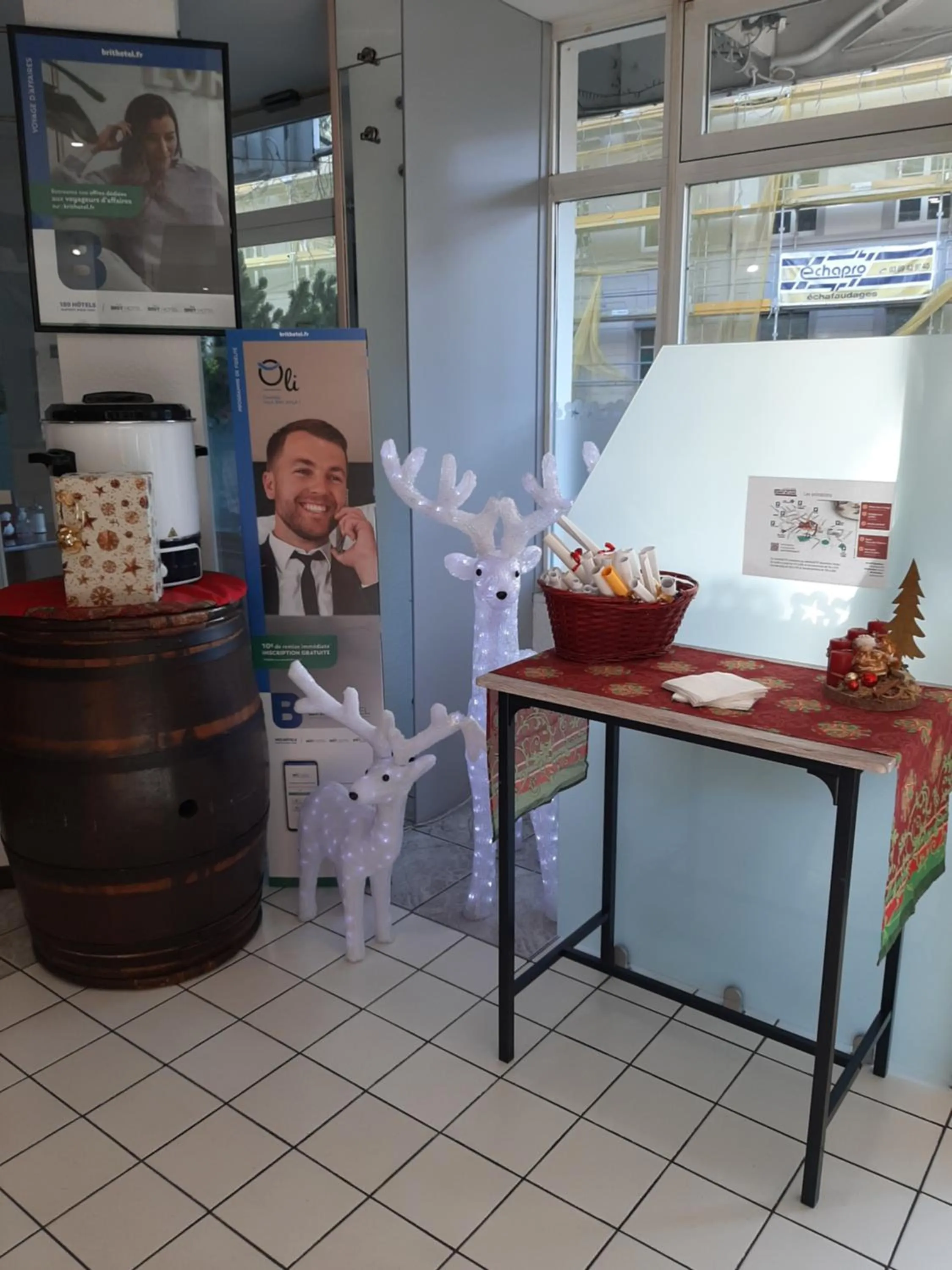 Lobby or reception in Brit Hotel Mulhouse Centre