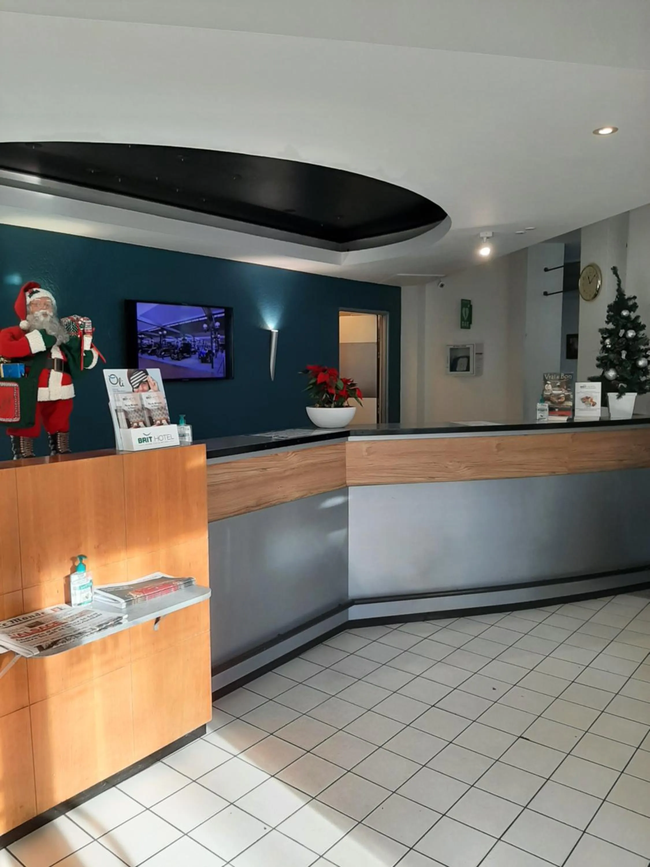 Lobby or reception in Brit Hotel Mulhouse Centre