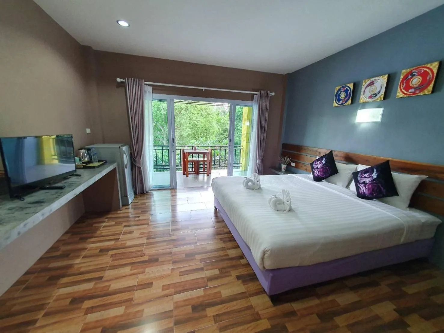 Bed in Greenery Resort Koh Tao