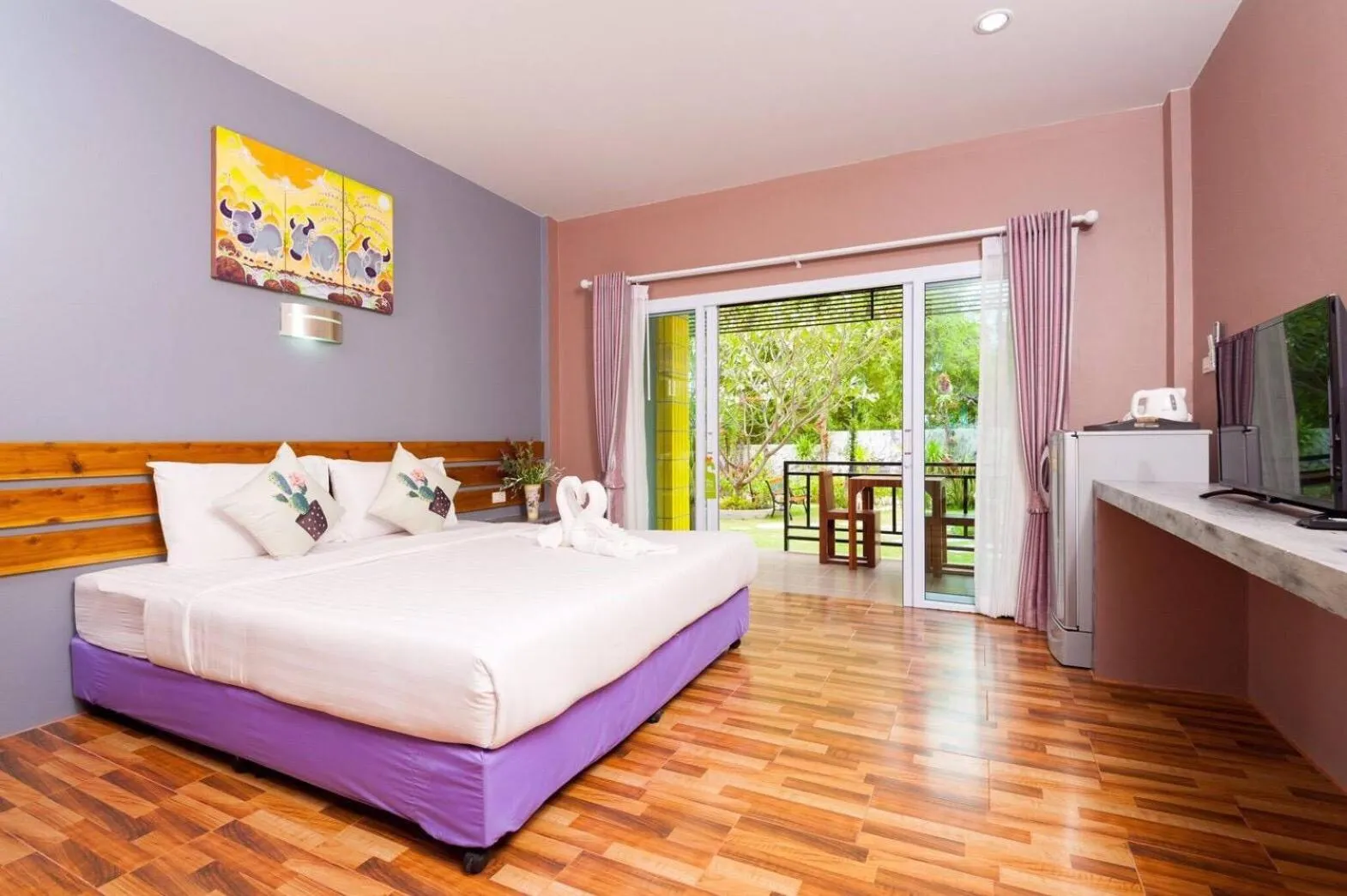 Bed in Greenery Resort Koh Tao