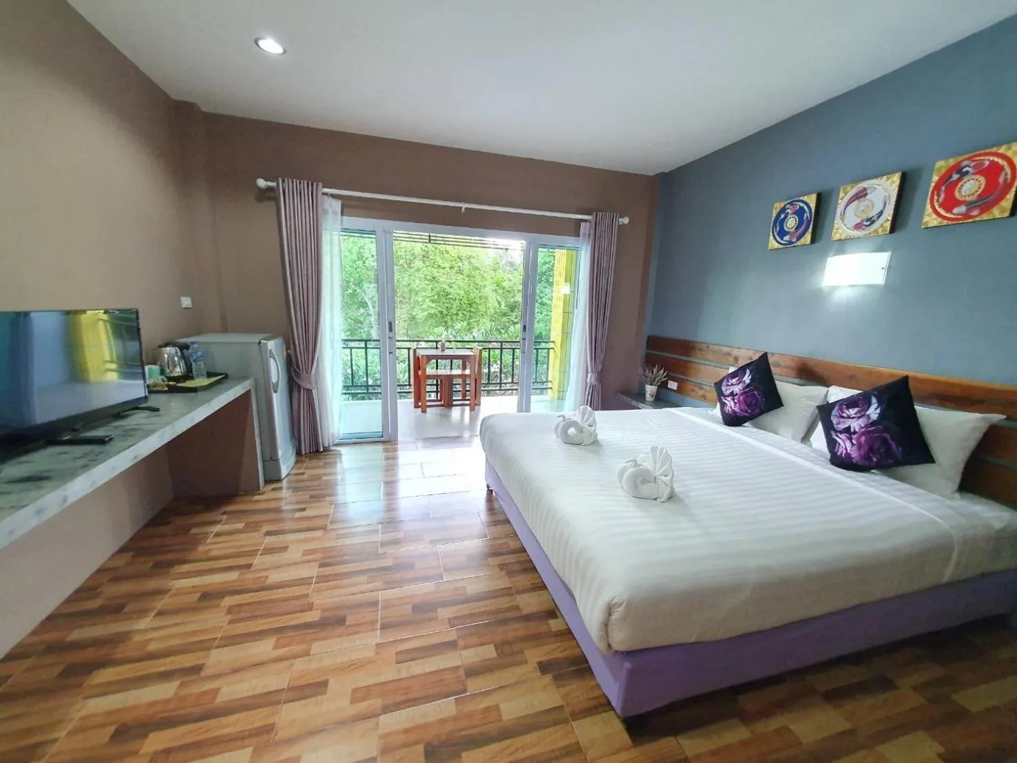 Bed in Greenery Resort Koh Tao