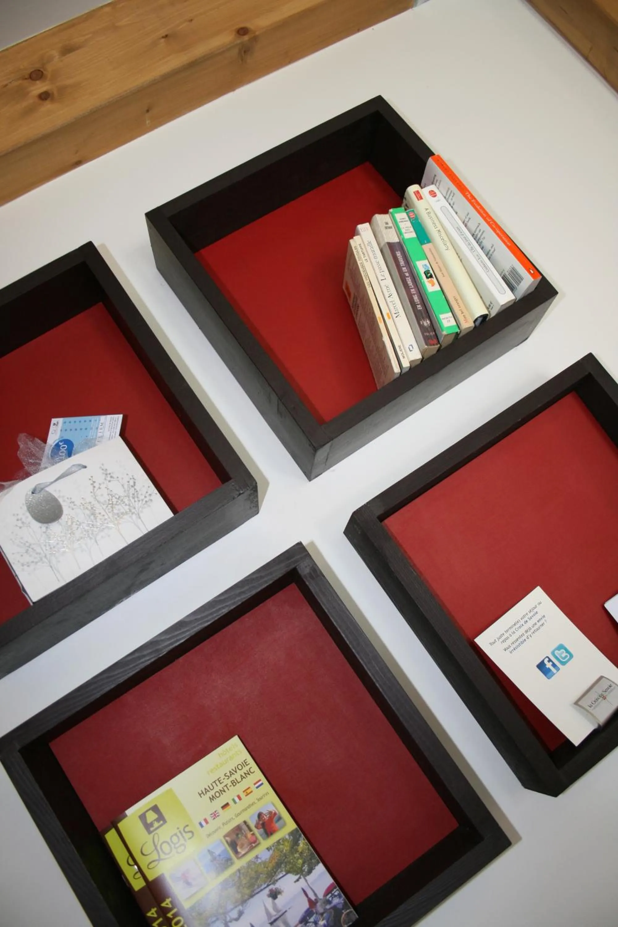 Lounge or bar in La Croix de Savoie & Spa