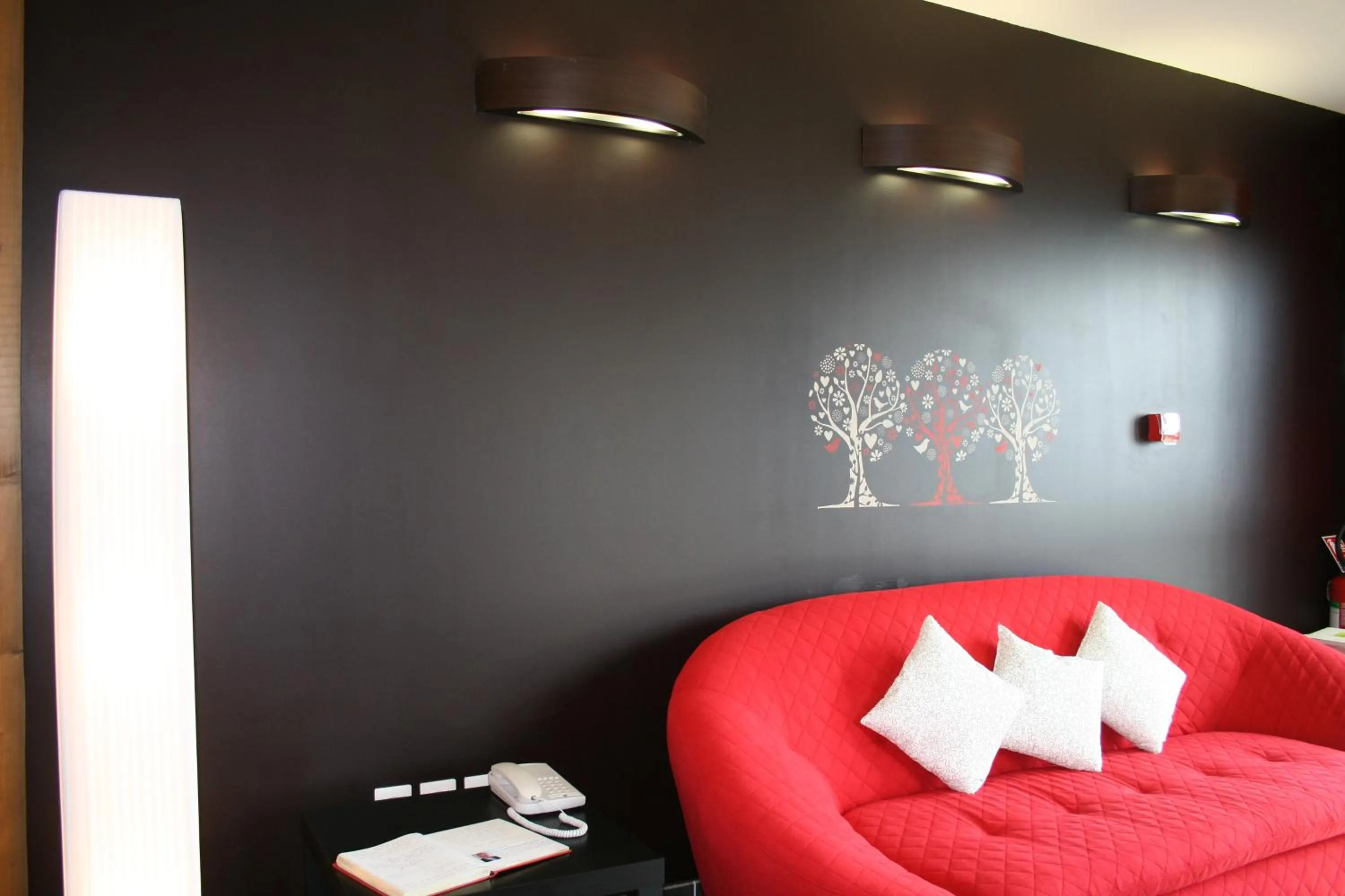 Lounge or bar in La Croix de Savoie & Spa