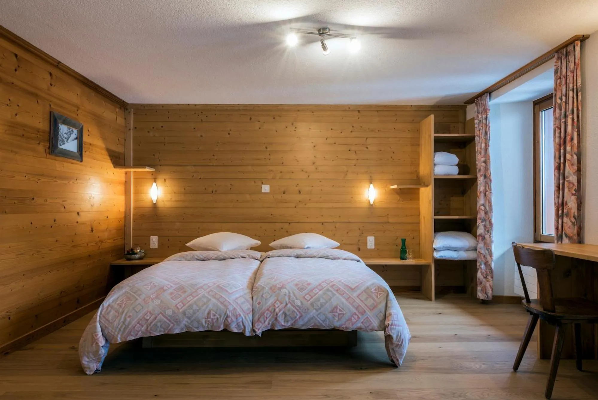 Bed in La Vallée Hôtel &Spa