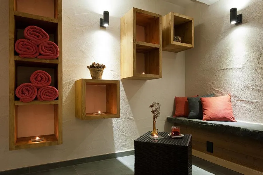 Decorative detail, Bed in La Vallée Hôtel &Spa