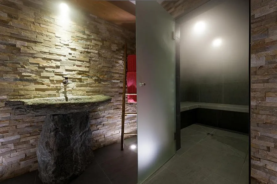 Spa and wellness centre/facilities in La Vallée Hôtel &Spa