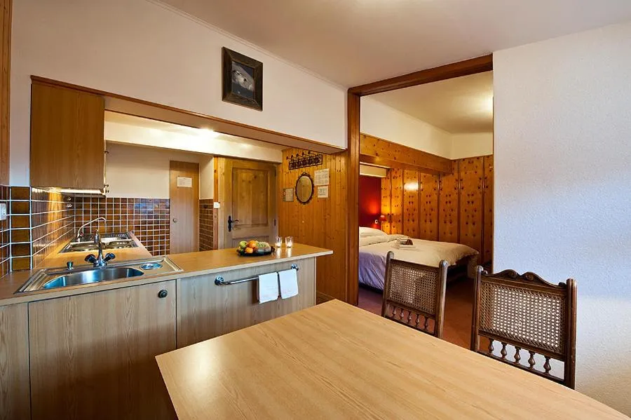 Kitchen or kitchenette in La Vallée Hôtel &Spa