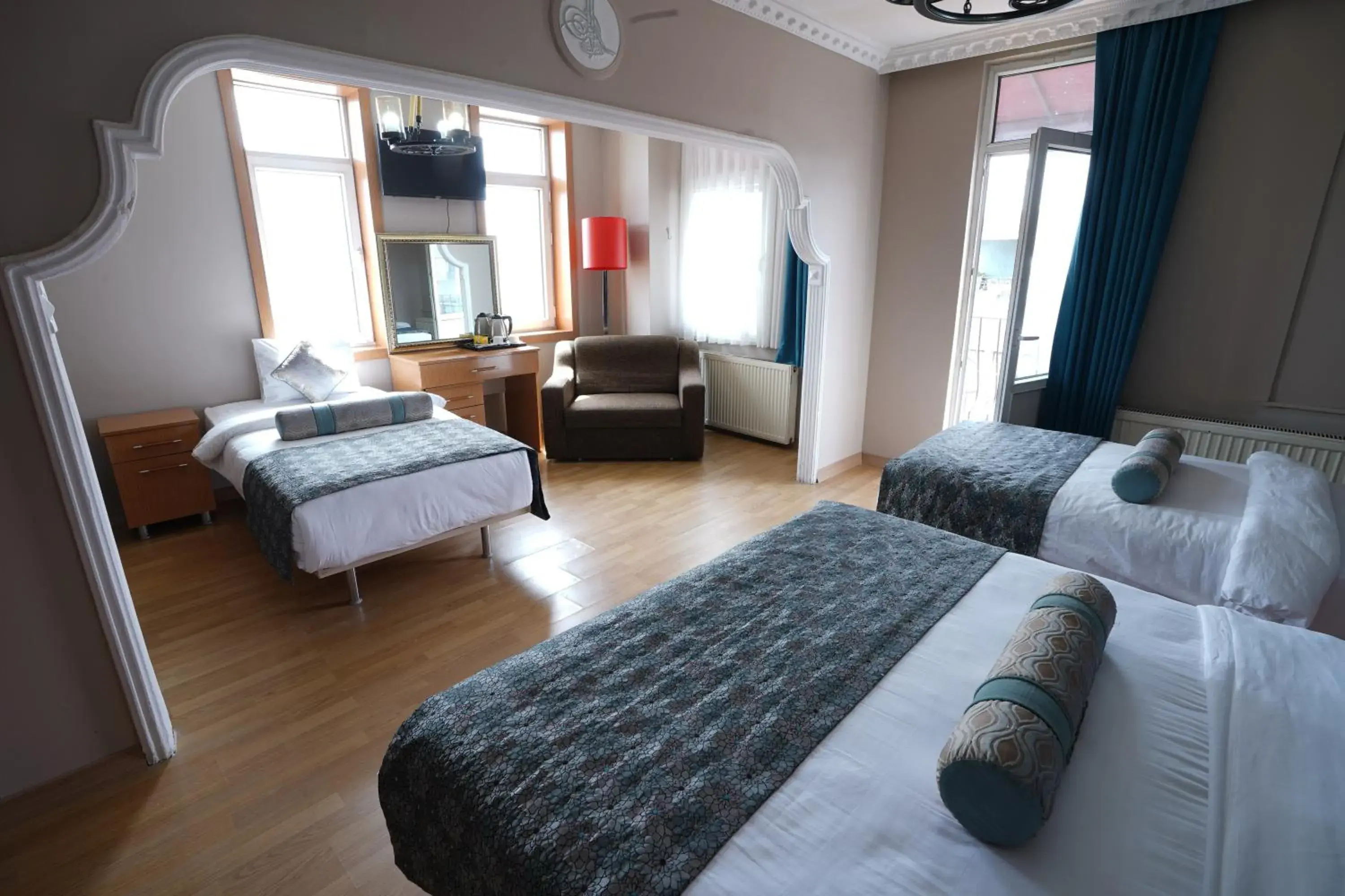 Family Room with Sea View in İSTA Golden Palace Hotel Family Room with Sea View in İSTA Golden Palace Hotel